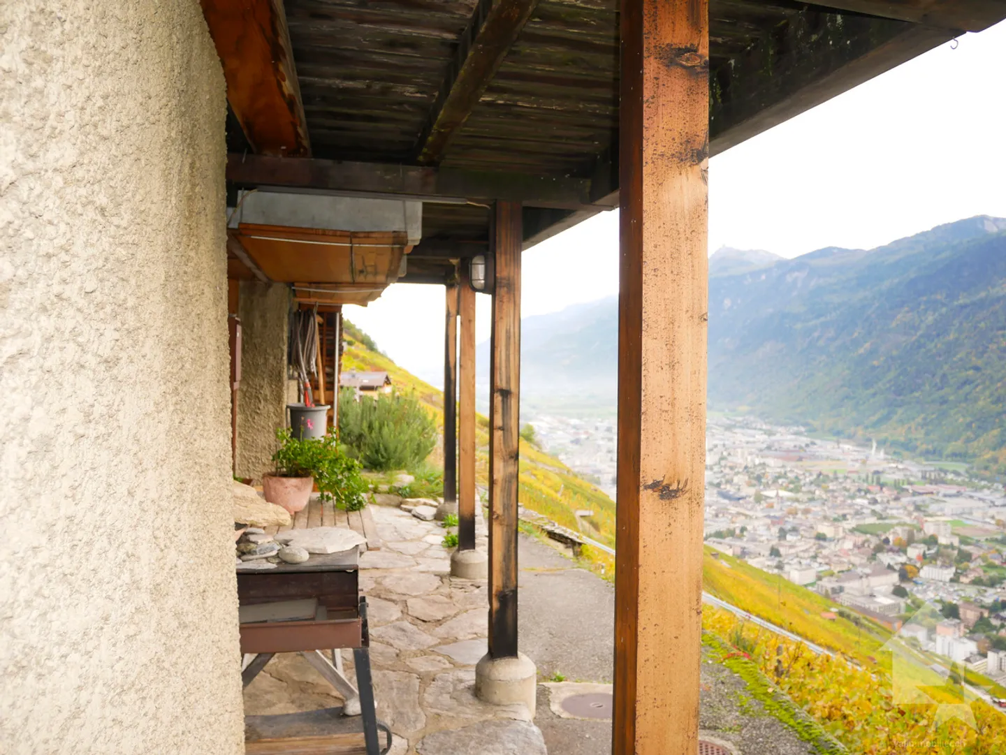 Magnificent small chalet / mazot at the Summit of the Vines - Photo 27 of 32