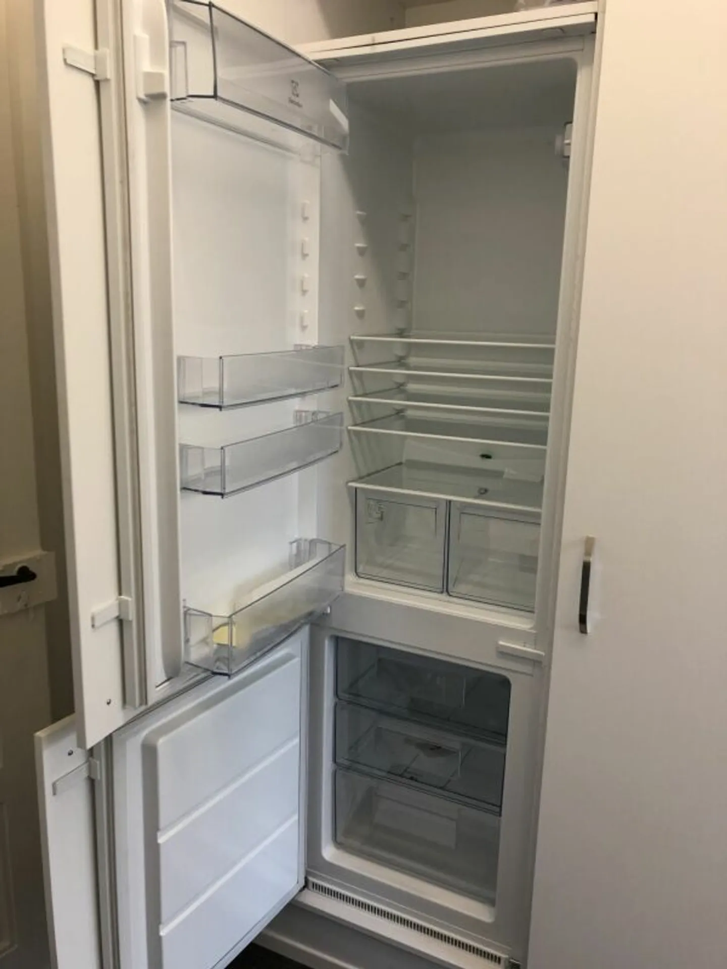 Spacious 5.5 Room Apartment - Photo 3 of 9