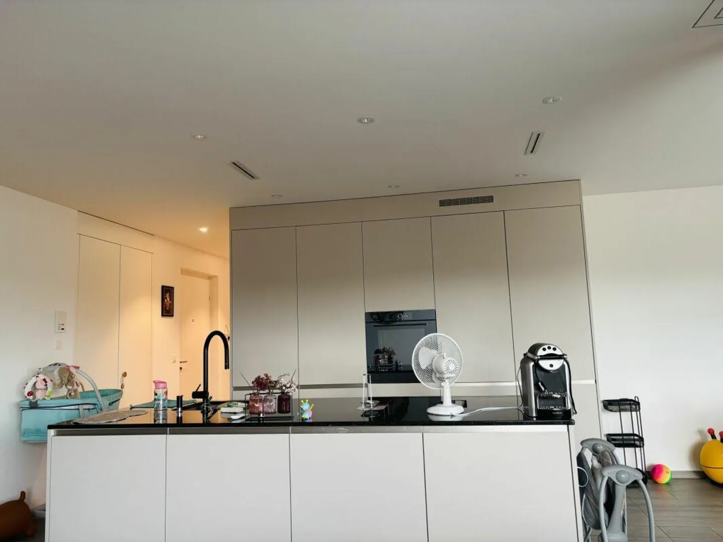 Grosszügige 4.5-Zimmer-Wohnung mit wunderbarem Balkon - Photo 4 of 13