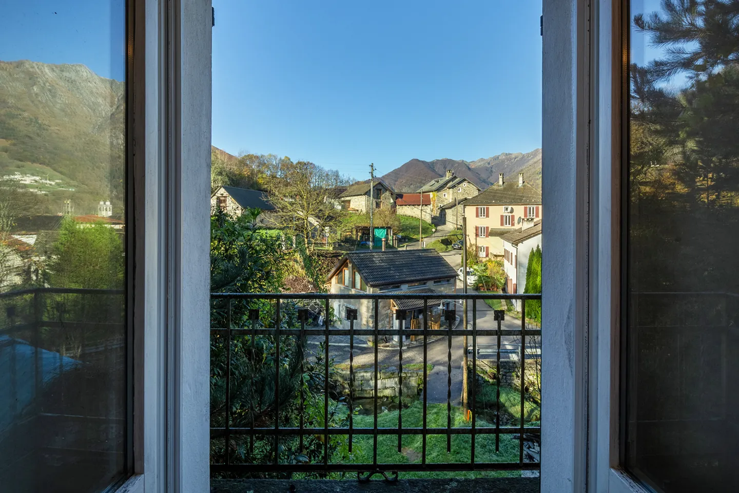 Charming House in Palagnedra - Photo 9 of 13