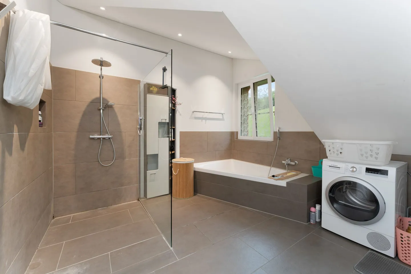 Appartement moderne 4.5 pièces - Photo 5 sur 8