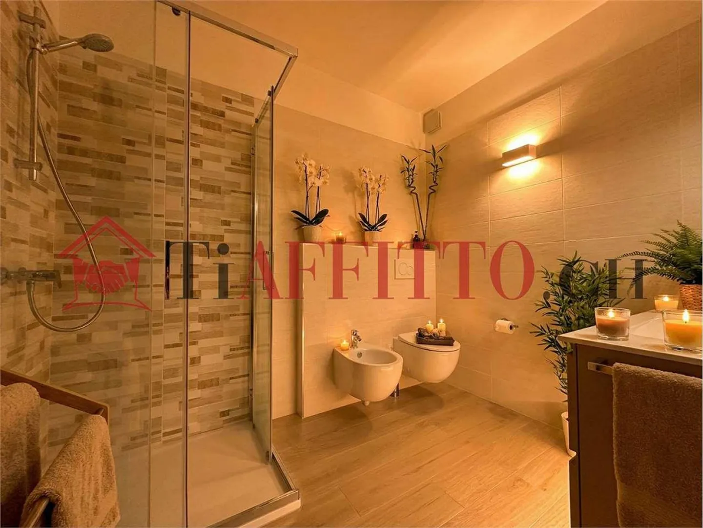 CASA ELEVATA DI 4,5 STANZE A PORZA CON GIARDINO, TERRAZZA E PISCINA INTERNA - Foto 12 di 13