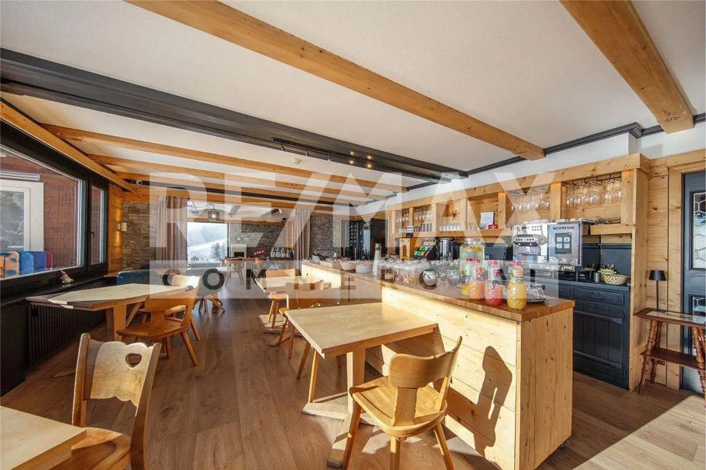 Hotel in an attractive location on Rigi Kaltbad seeks new ownership - Photo 2 of 13