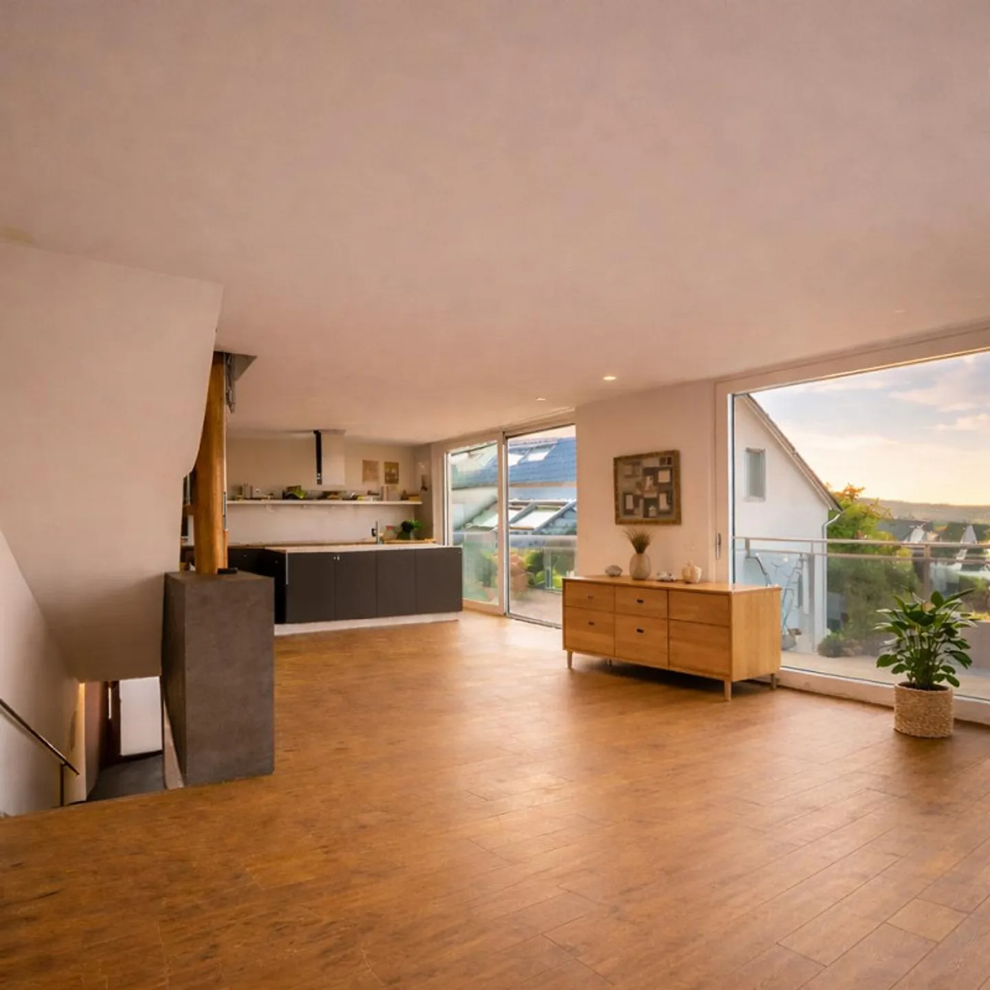 Elegantes Einfamilienhaus mit Aussicht - Foto 3 von 16