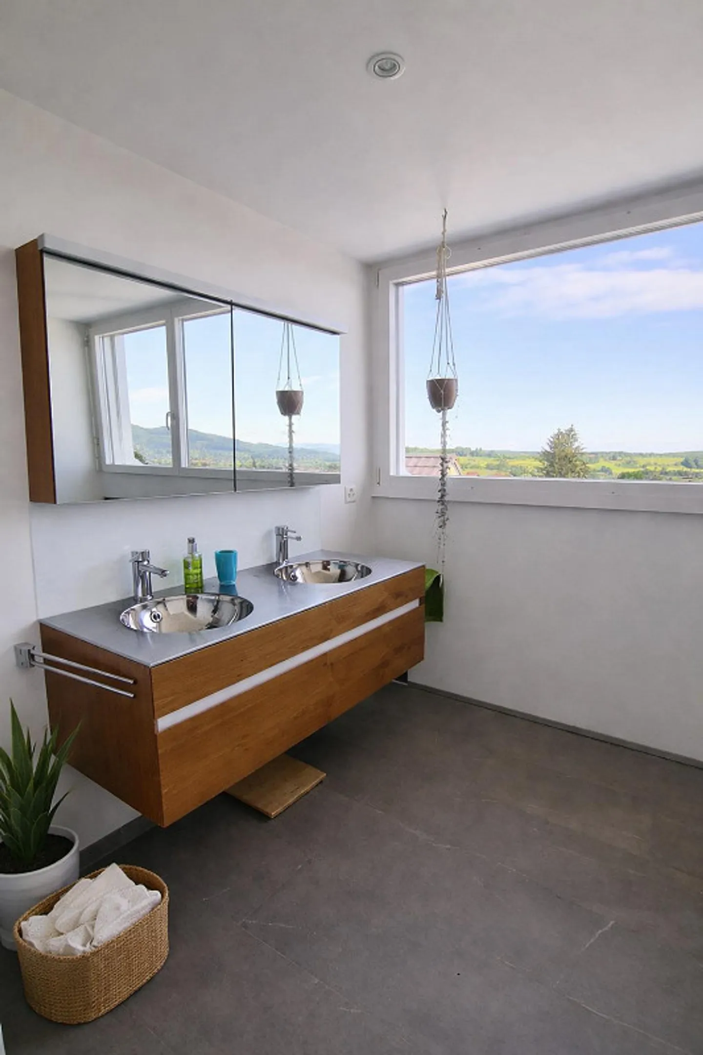 Elegantes Einfamilienhaus mit Aussicht - Foto 8 von 16