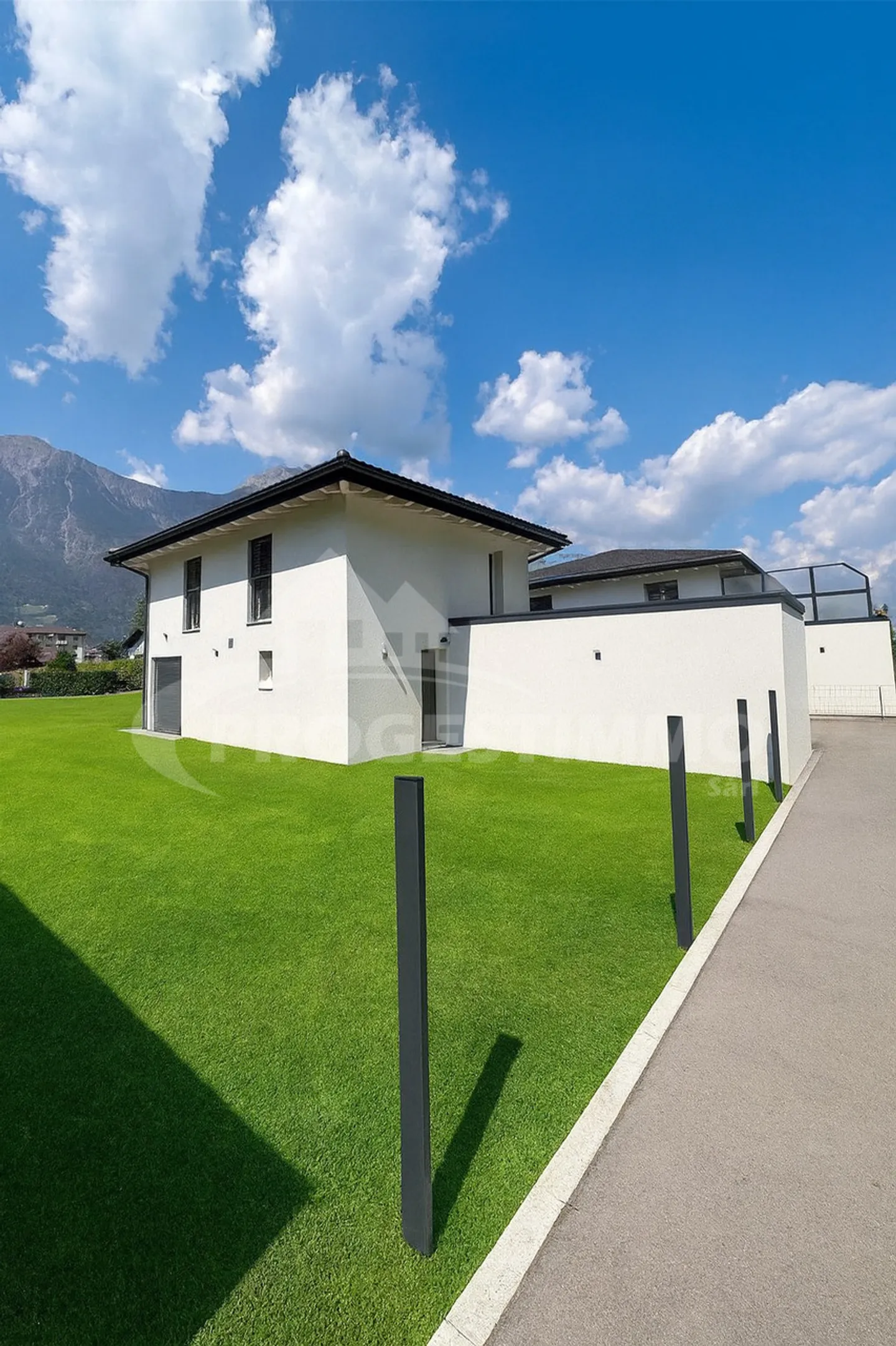 Schöne moderne 4.5-Zimmer-Villa - Foto 1 von 10