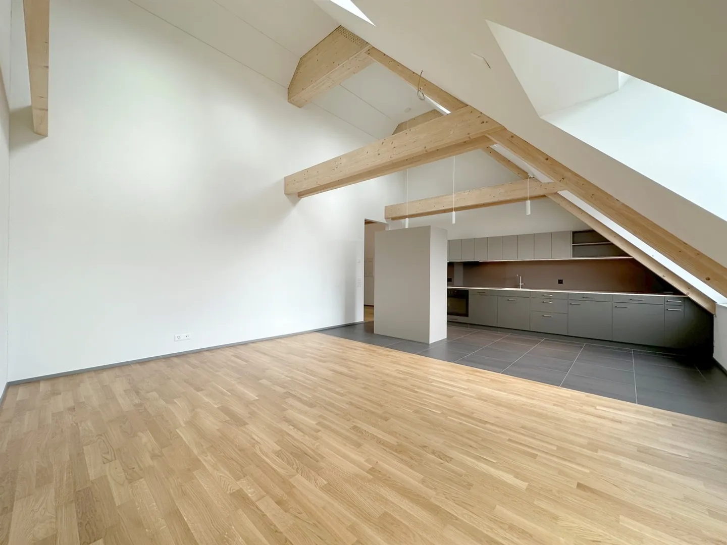 Living at the Pulse of the City - Trendy - Modern - Your New Home? - Photo 10 of 13