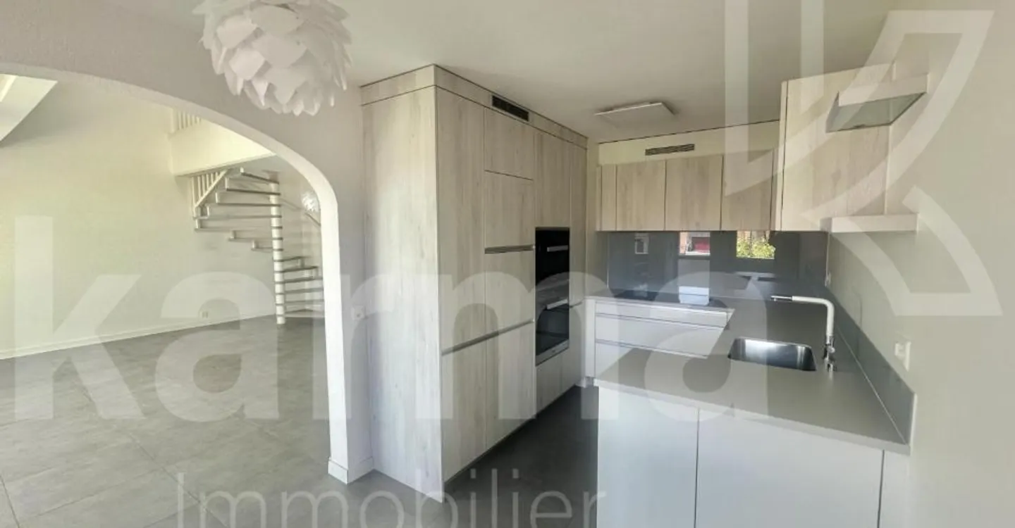 Renovated Duplex in Gland - Photo 2 of 8