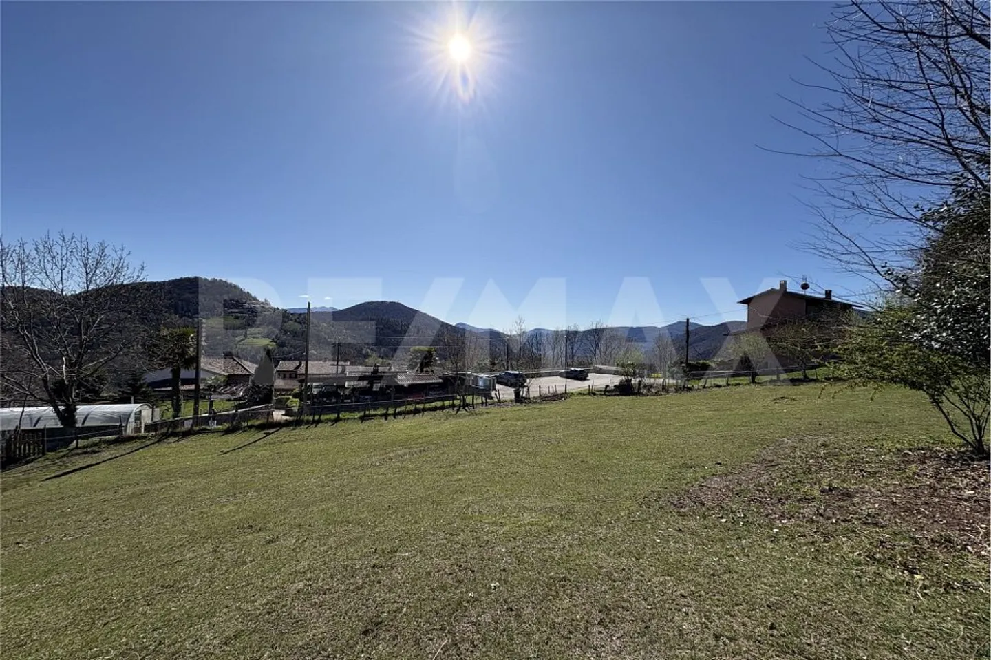 Building land in the midst of nature, ideal for horse lovers - Photo 1 of 7