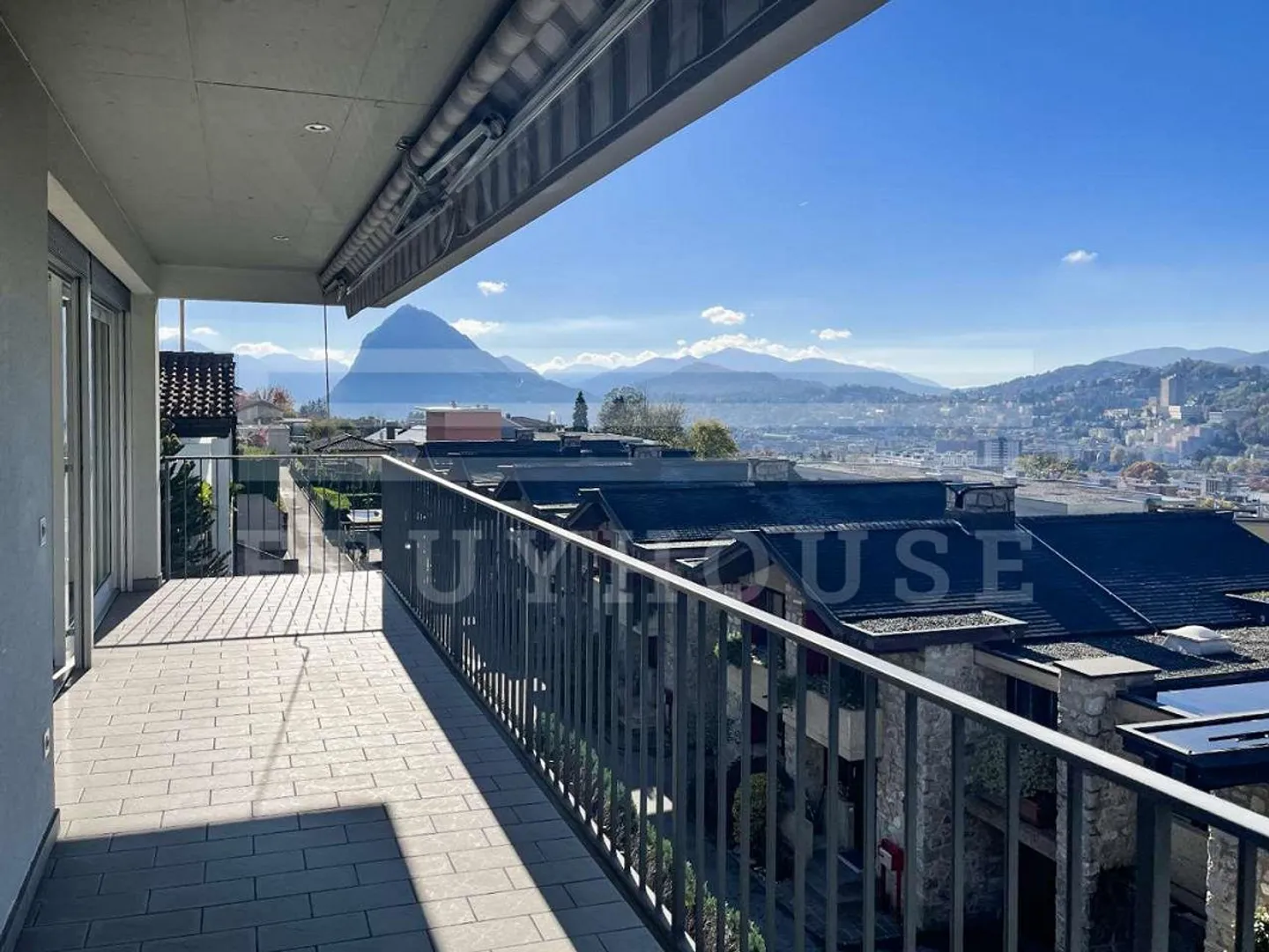 Comfortable apartment with terrace and view - Photo 1 of 13