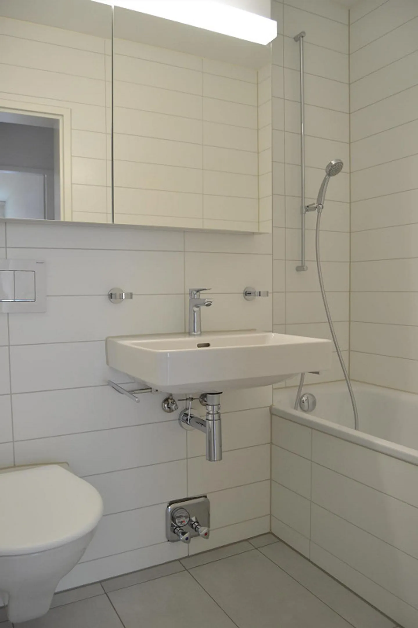 Moderne 3.5-Zimmerwohnung mit Balkon - Foto 7 von 8