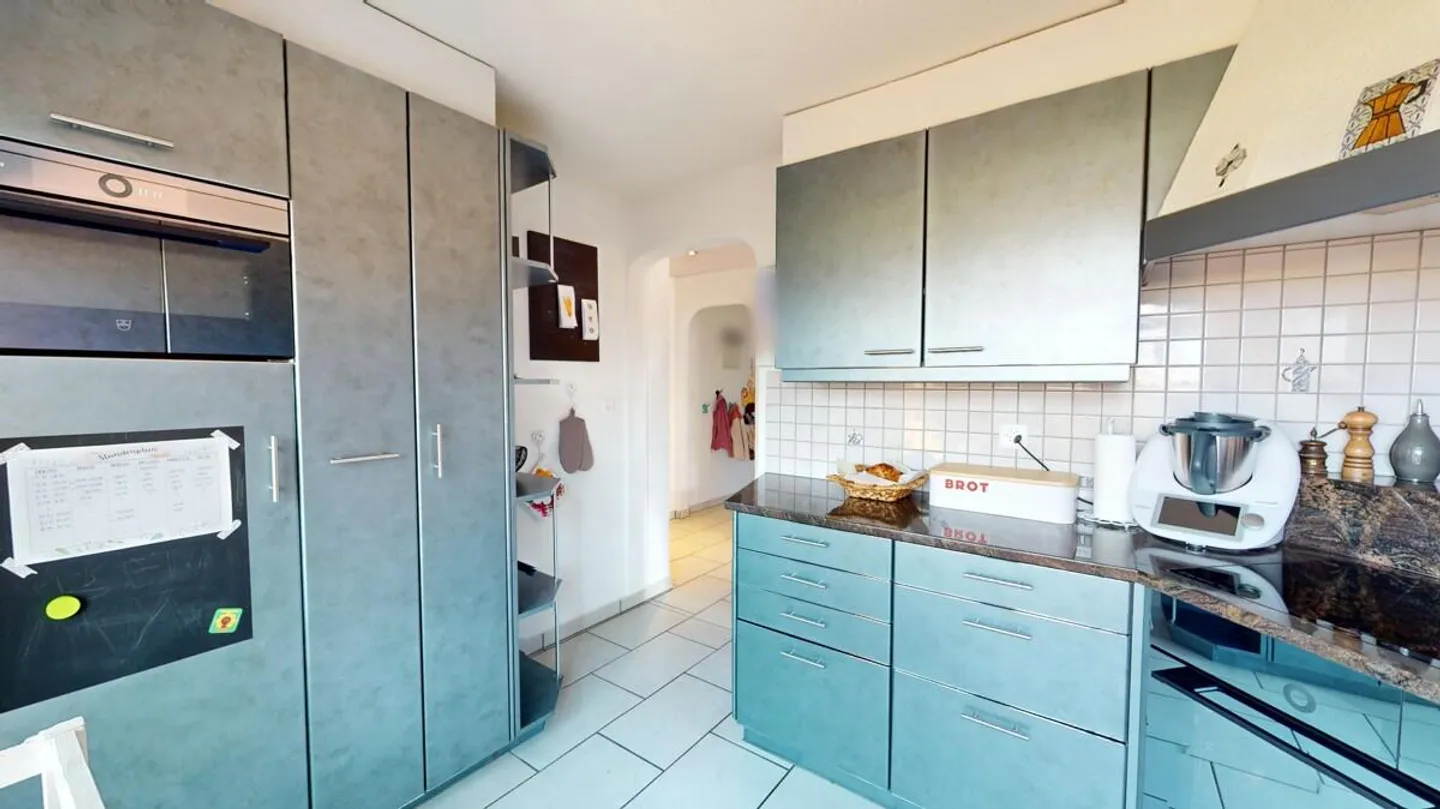Spacious, 6.5 Rooms, Great View, Perfect Location and 3 Balconies - Photo 9 of 13