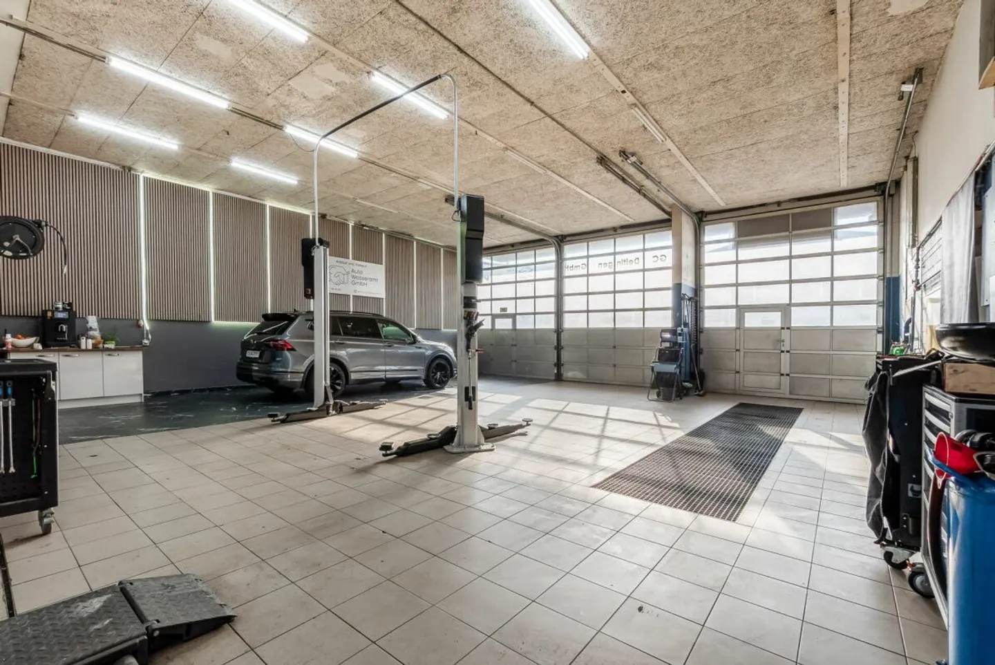 Top Opportunity: Auto Workshop with Customers, Inventory & Prime Location in Deitingen! - Photo 8 of 22