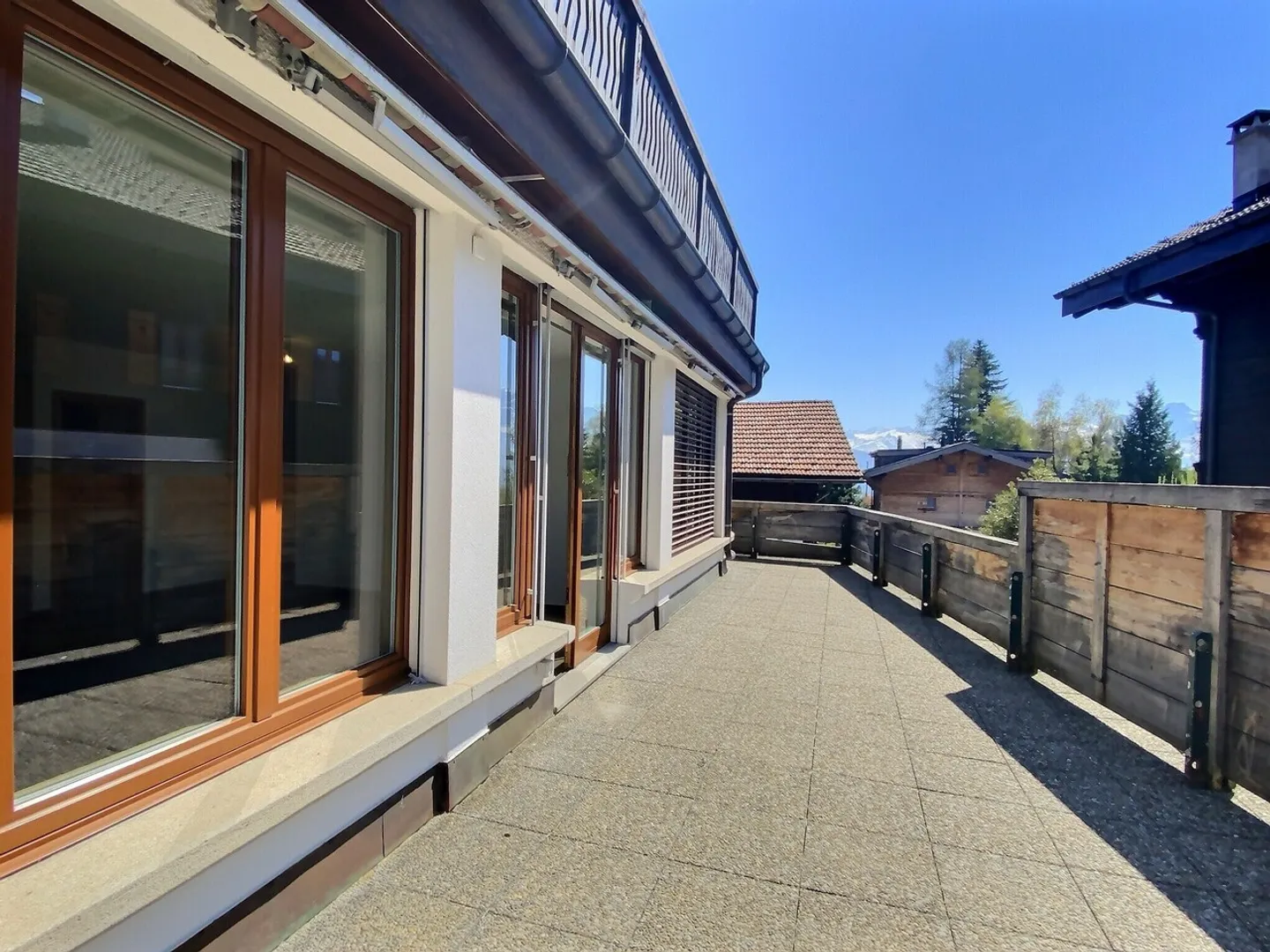 25 13 Luminoso appartamento di 4,5 stanze con terrazza a Chesières nella PPE Soleil - Foto 1 di 15