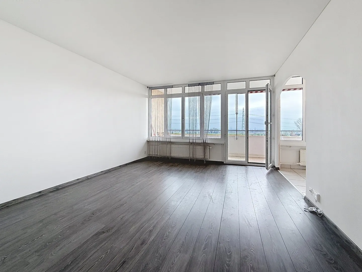 Bel appartamento di 4,5 stanze con vista in PPE con piscina comune - Foto 2 di 18