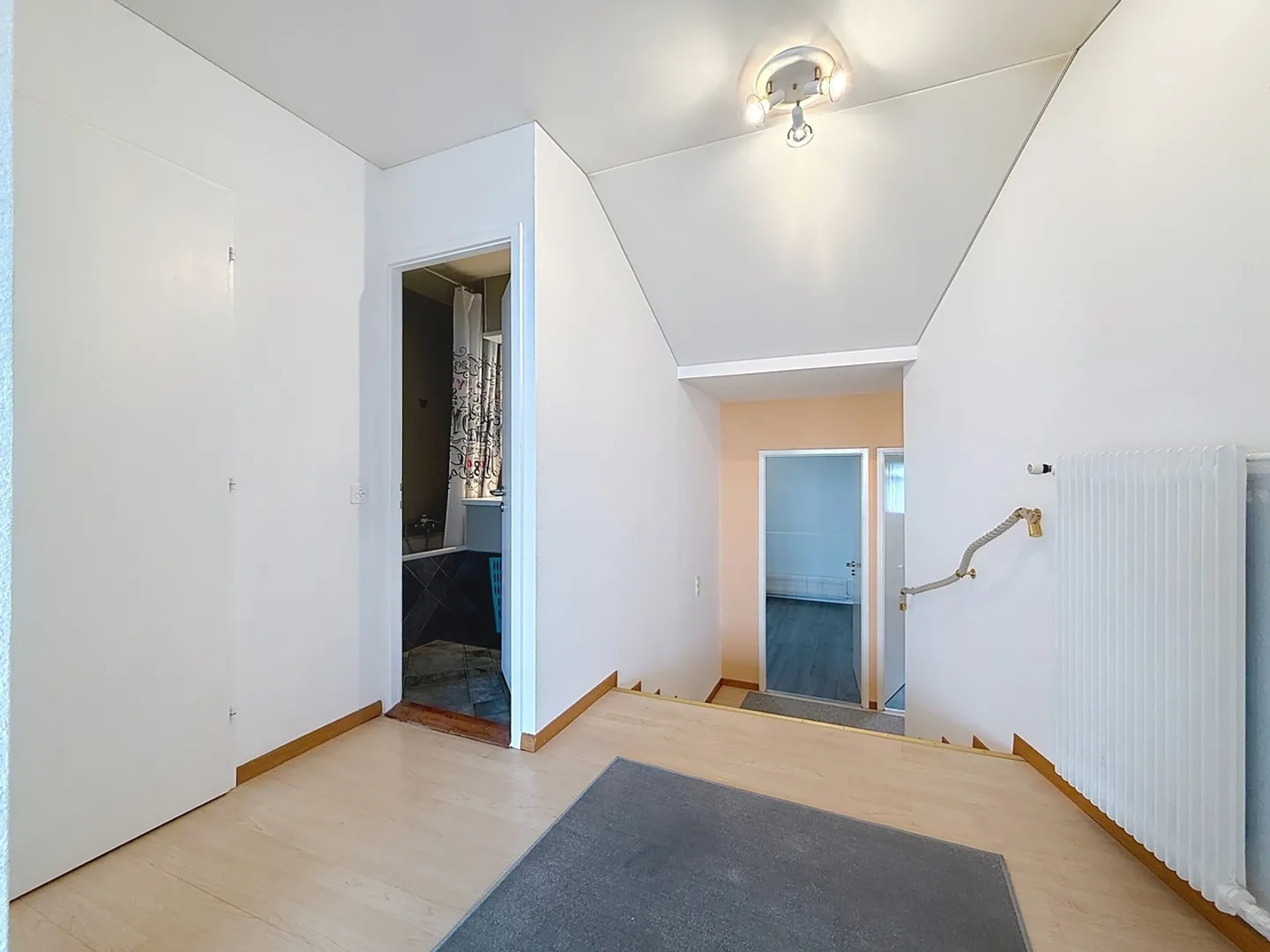 Bel appartamento di 4,5 stanze con vista in PPE con piscina comune - Foto 10 di 18