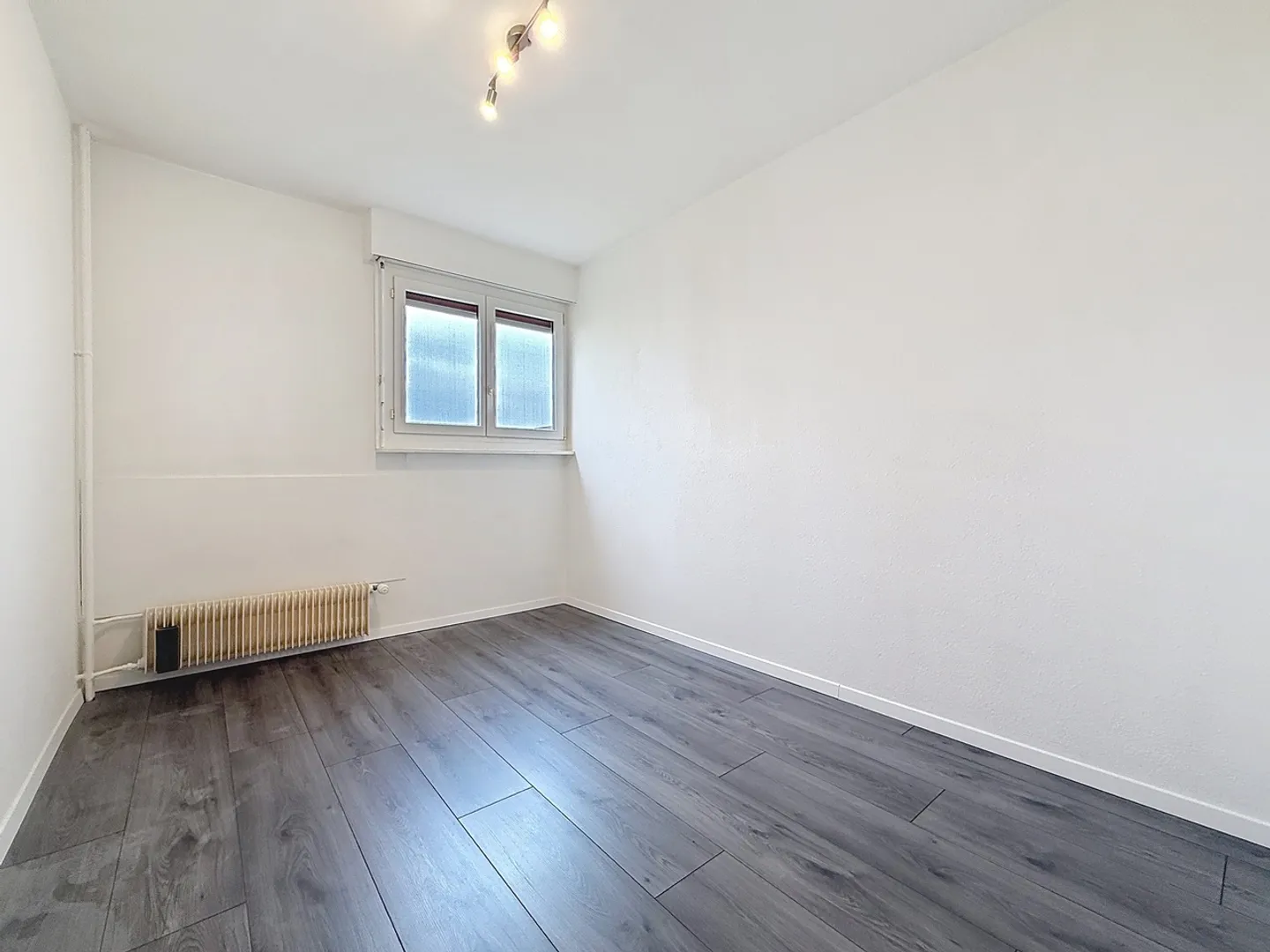 Bel appartamento di 4,5 stanze con vista in PPE con piscina comune - Foto 15 di 18