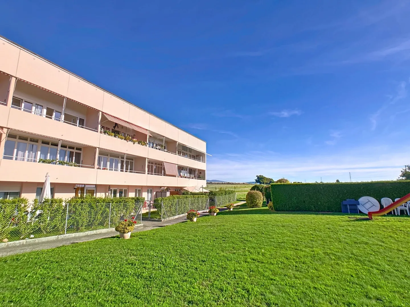 Bel appartamento di 4,5 stanze con vista in PPE con piscina comune - Foto 18 di 18