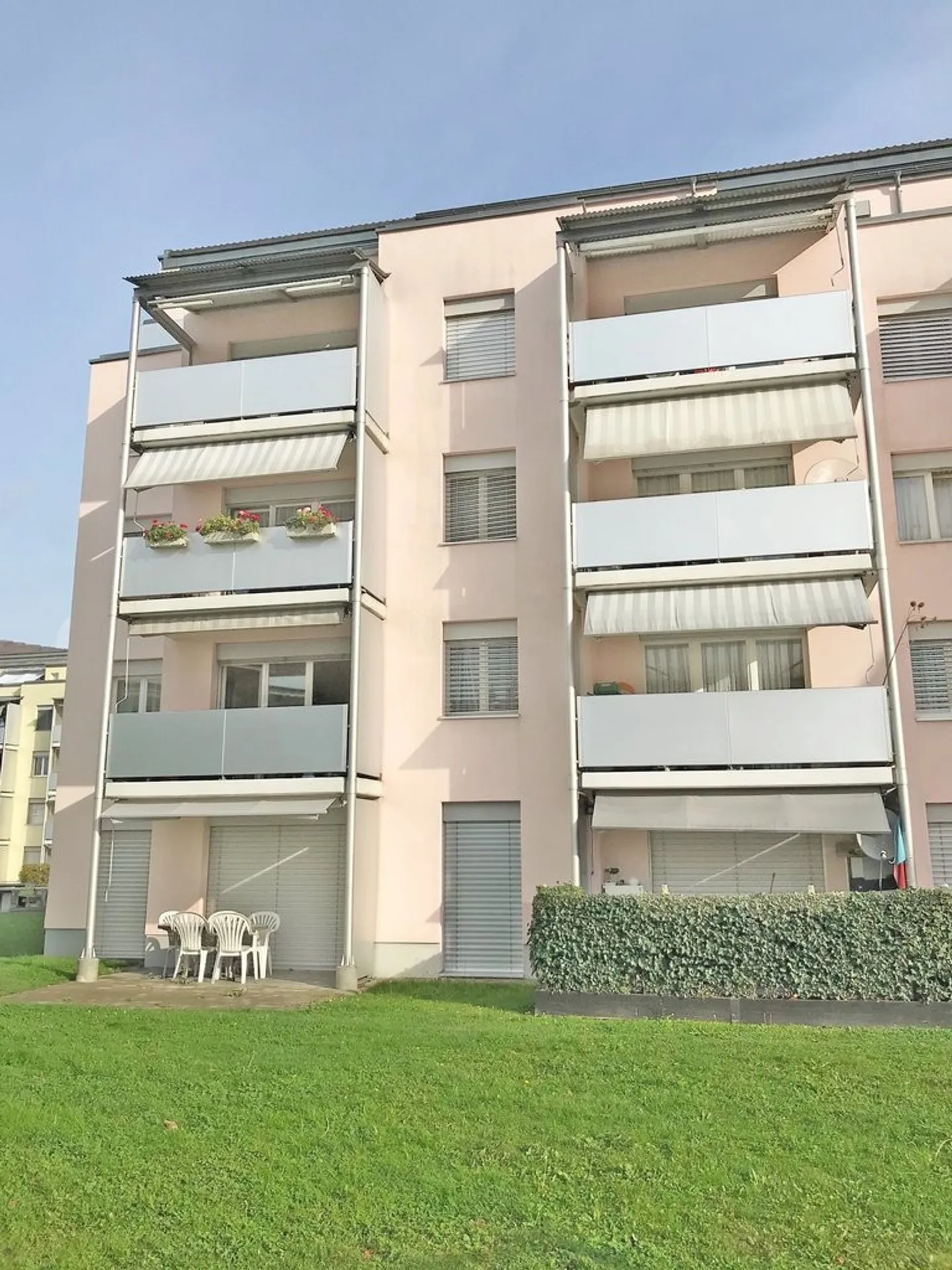 Looking for a single apartment? - Photo 1 of 5