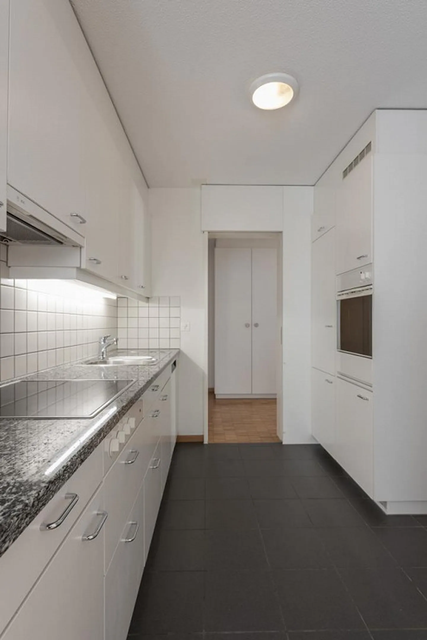 AFFITTARE SENZA DEPOSITO - Appartamento con grande terrazza per intenditori - Foto 3 di 10