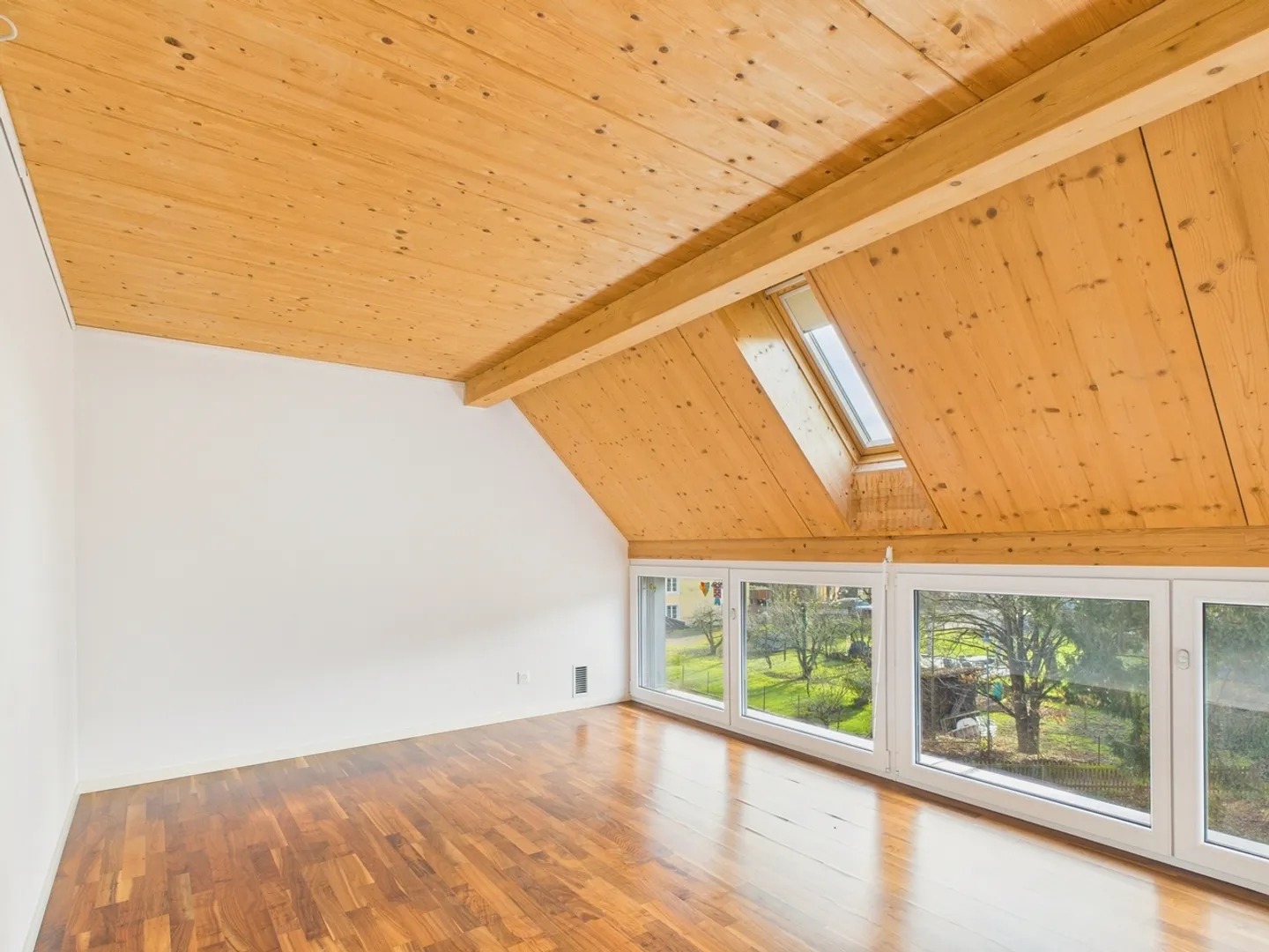 Ampia casa a schiera di 4,5 stanze con vista sul verde a Magden - Foto 9 di 13