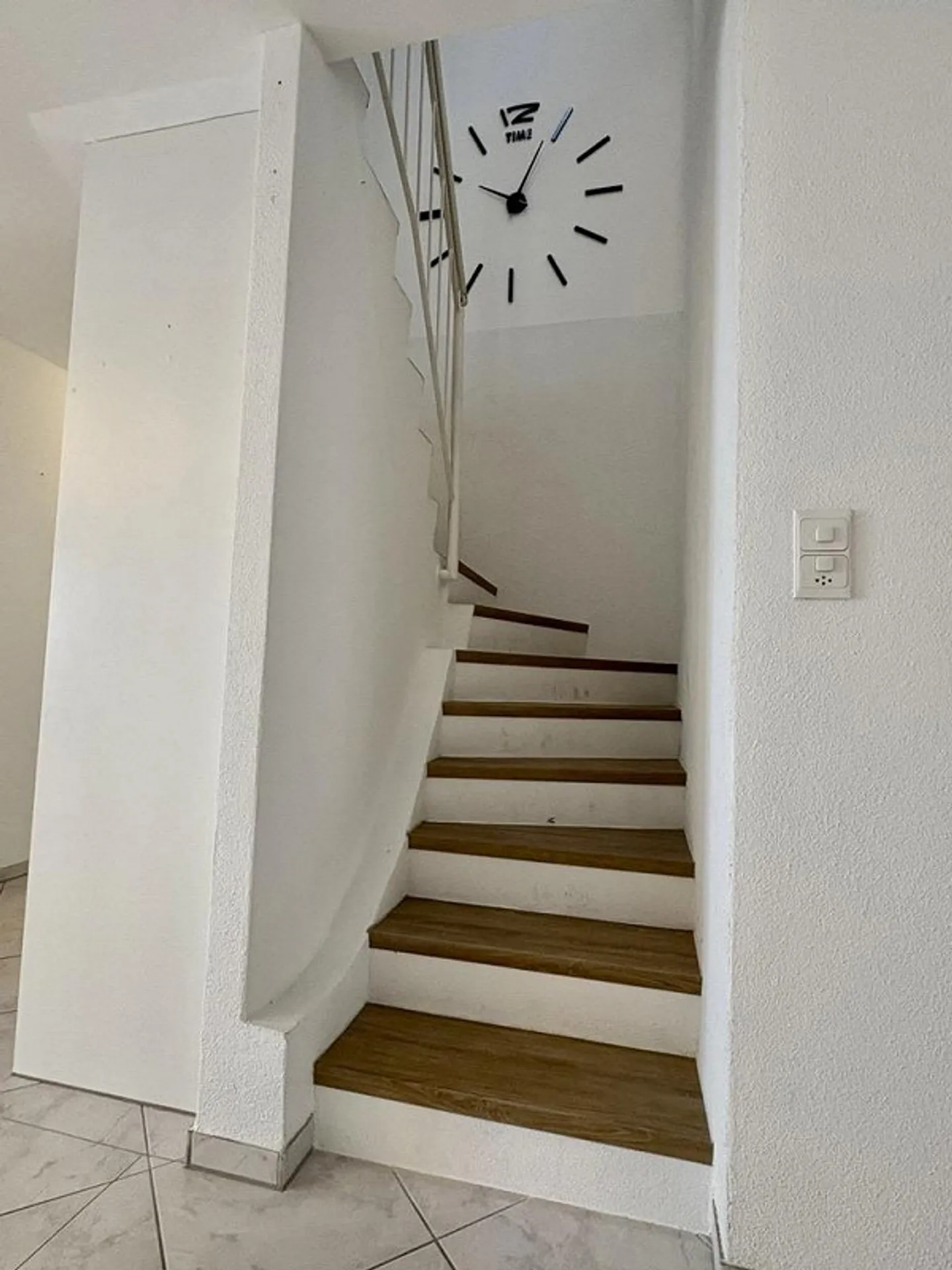 Well-maintained 5.5-room maisonette apartment with lake view - Photo 12 of 23