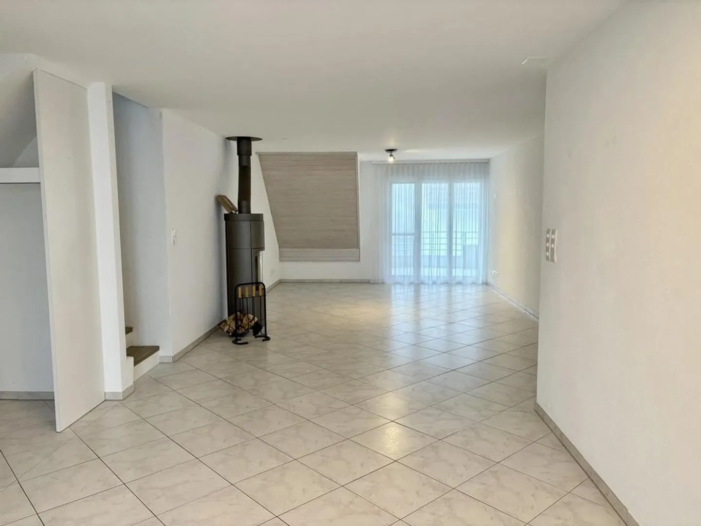 Well-maintained 5.5-room maisonette apartment with lake view - Photo 8 of 23