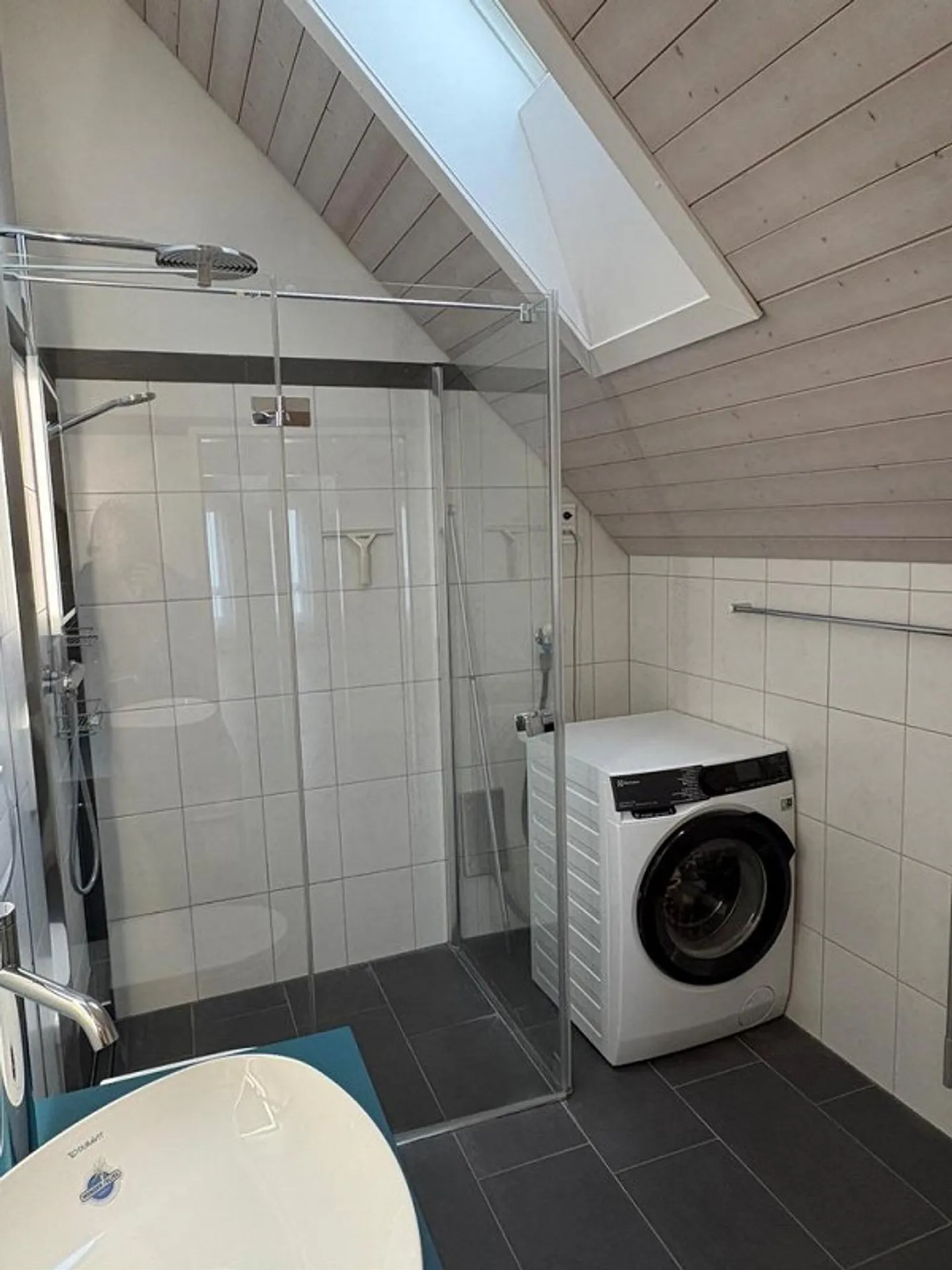 Well-maintained 5.5-room maisonette apartment with lake view - Photo 18 of 23