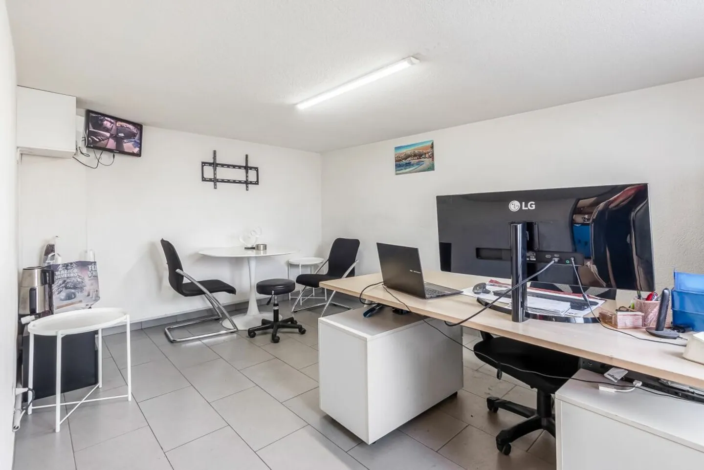 Top Opportunity: Auto Workshop with Customers, Inventory & Prime Location in Deitingen! - Photo 13 of 22