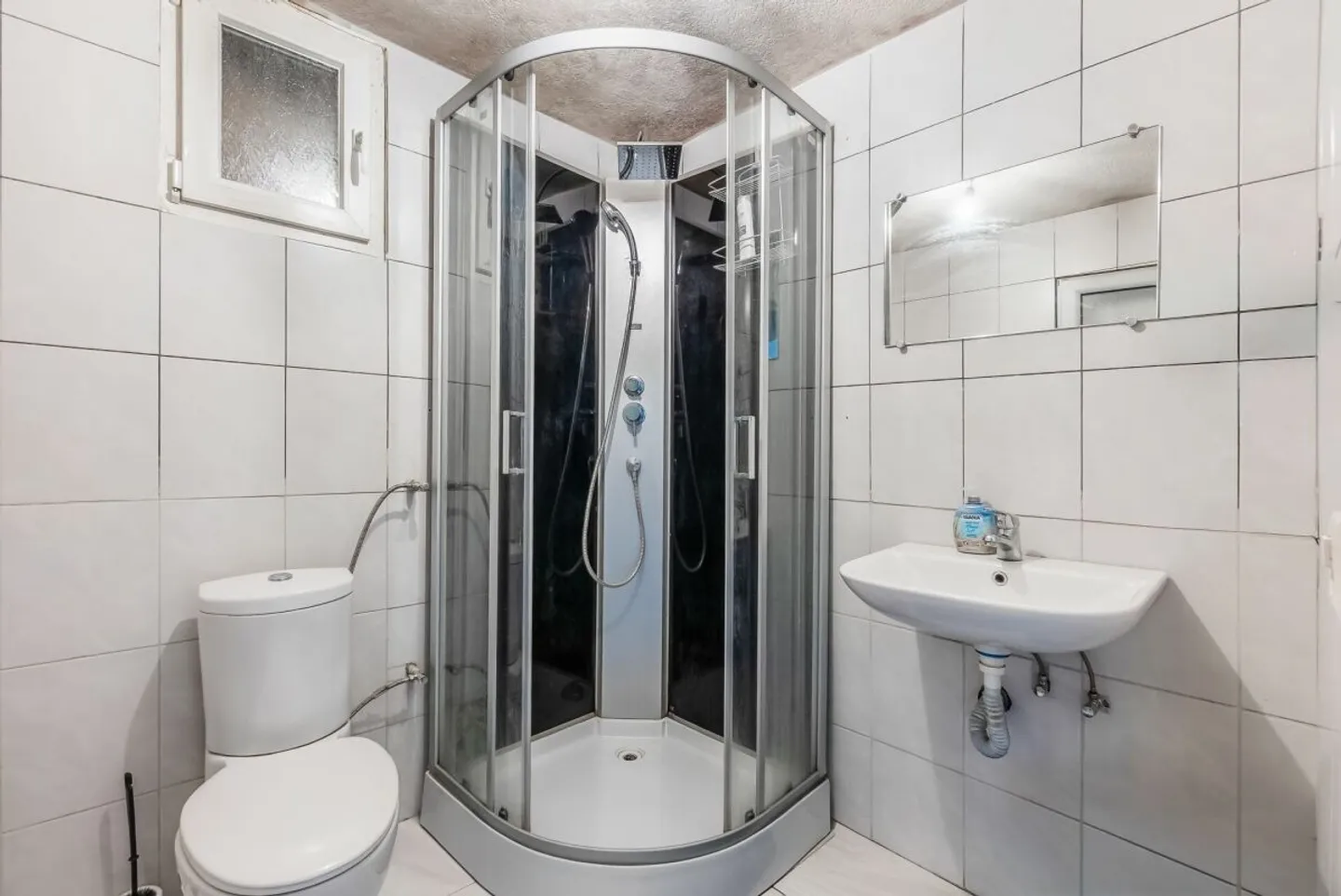 Top Opportunity: Auto Workshop with Customers, Inventory & Prime Location in Deitingen! - Photo 18 of 22