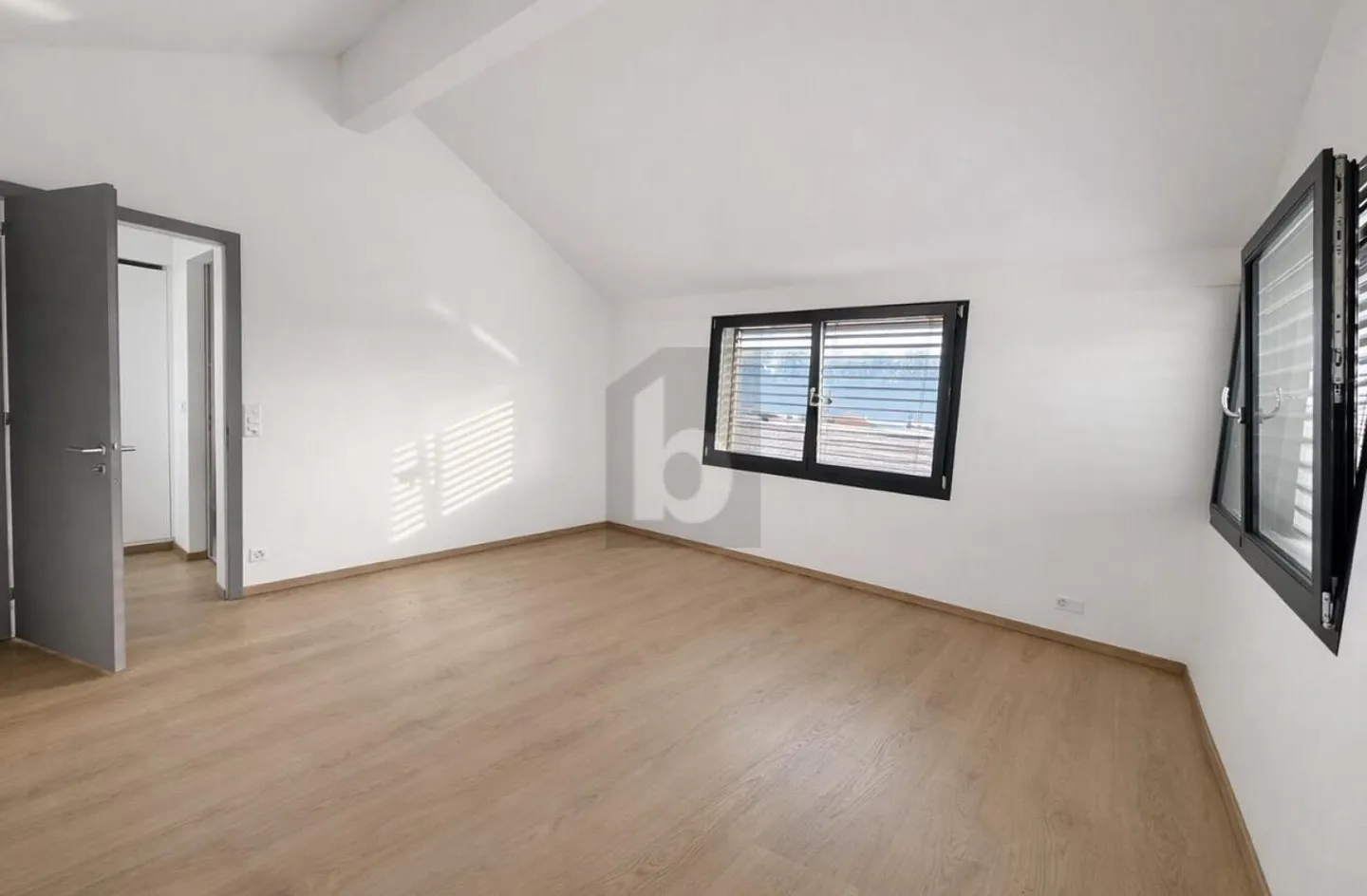 Schön gelegen, Seeblick & Modern - Foto 4 von 6