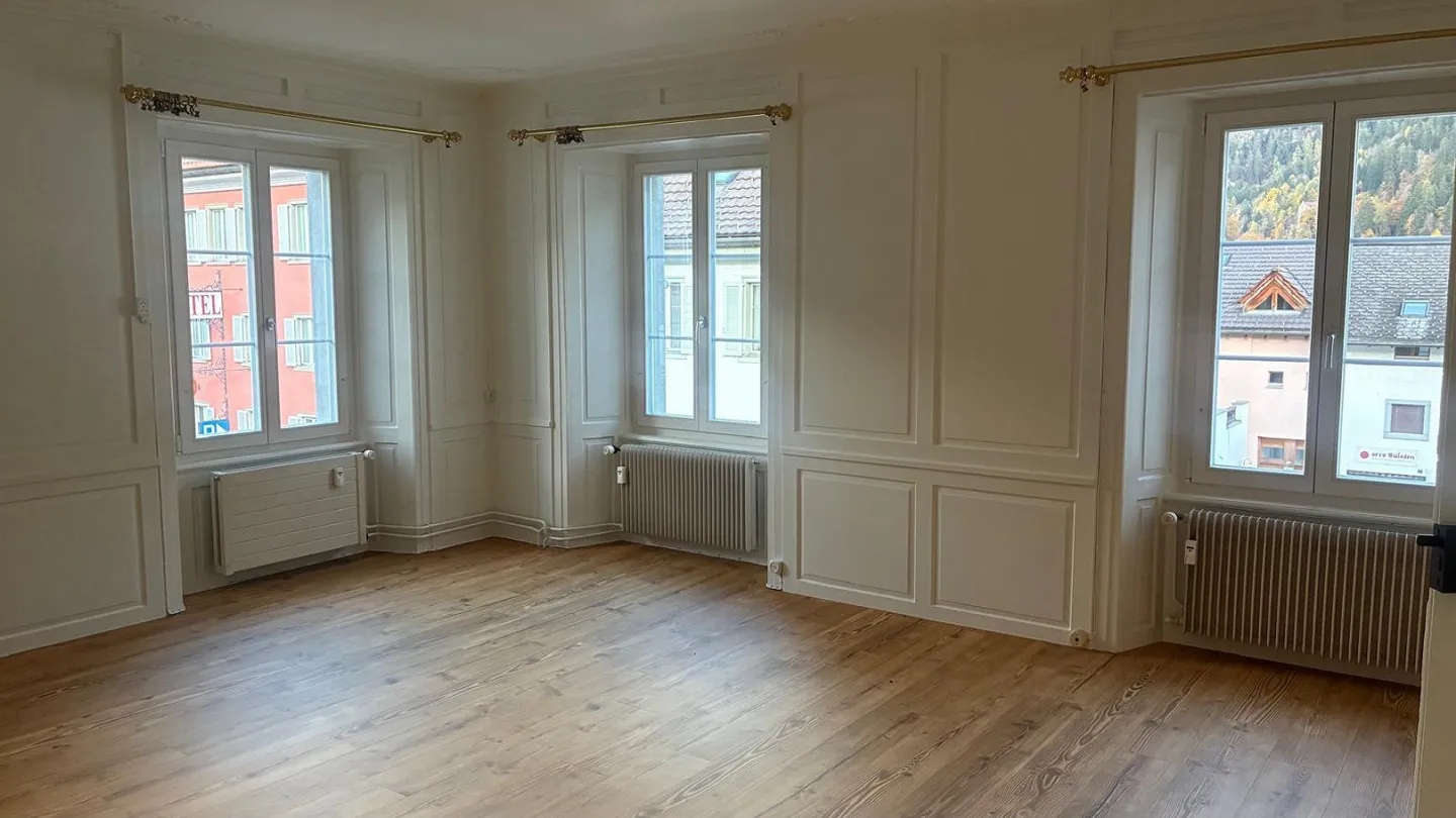 APPARTEMENT SPACIEUX FRAÎCHEMENT RÉNOVÉ DE 6 CHAMBRES DANS UNE MAISON PATRICIA DE THUSIS - Photo 7 sur 14