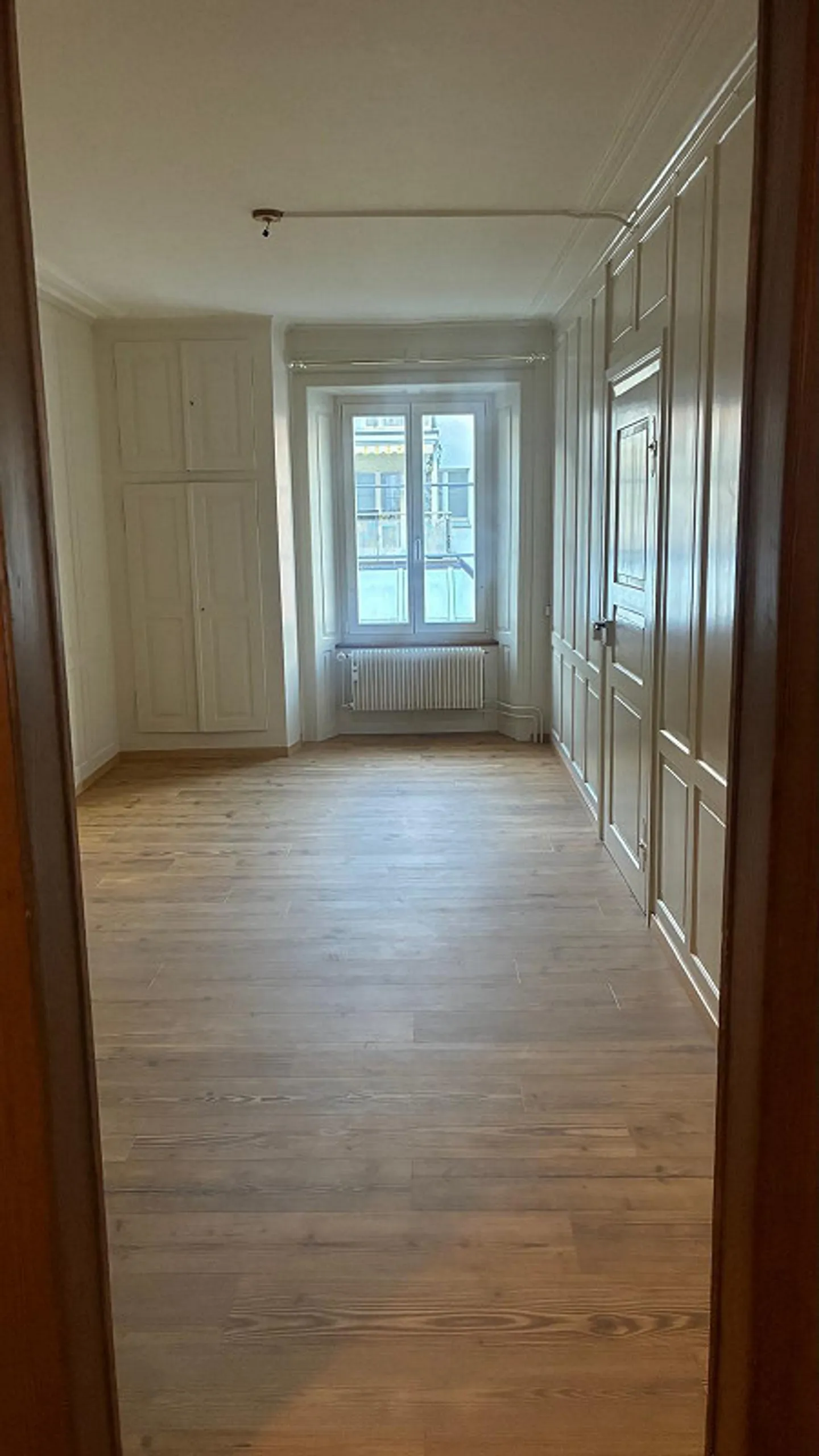 APPARTEMENT SPACIEUX FRAÎCHEMENT RÉNOVÉ DE 6 CHAMBRES DANS UNE MAISON PATRICIA DE THUSIS - Photo 8 sur 14