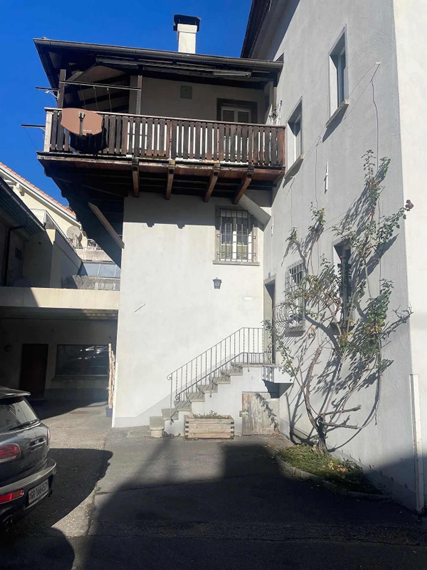 APPARTEMENT SPACIEUX FRAÎCHEMENT RÉNOVÉ DE 6 CHAMBRES DANS UNE MAISON PATRICIA DE THUSIS - Photo 13 sur 14