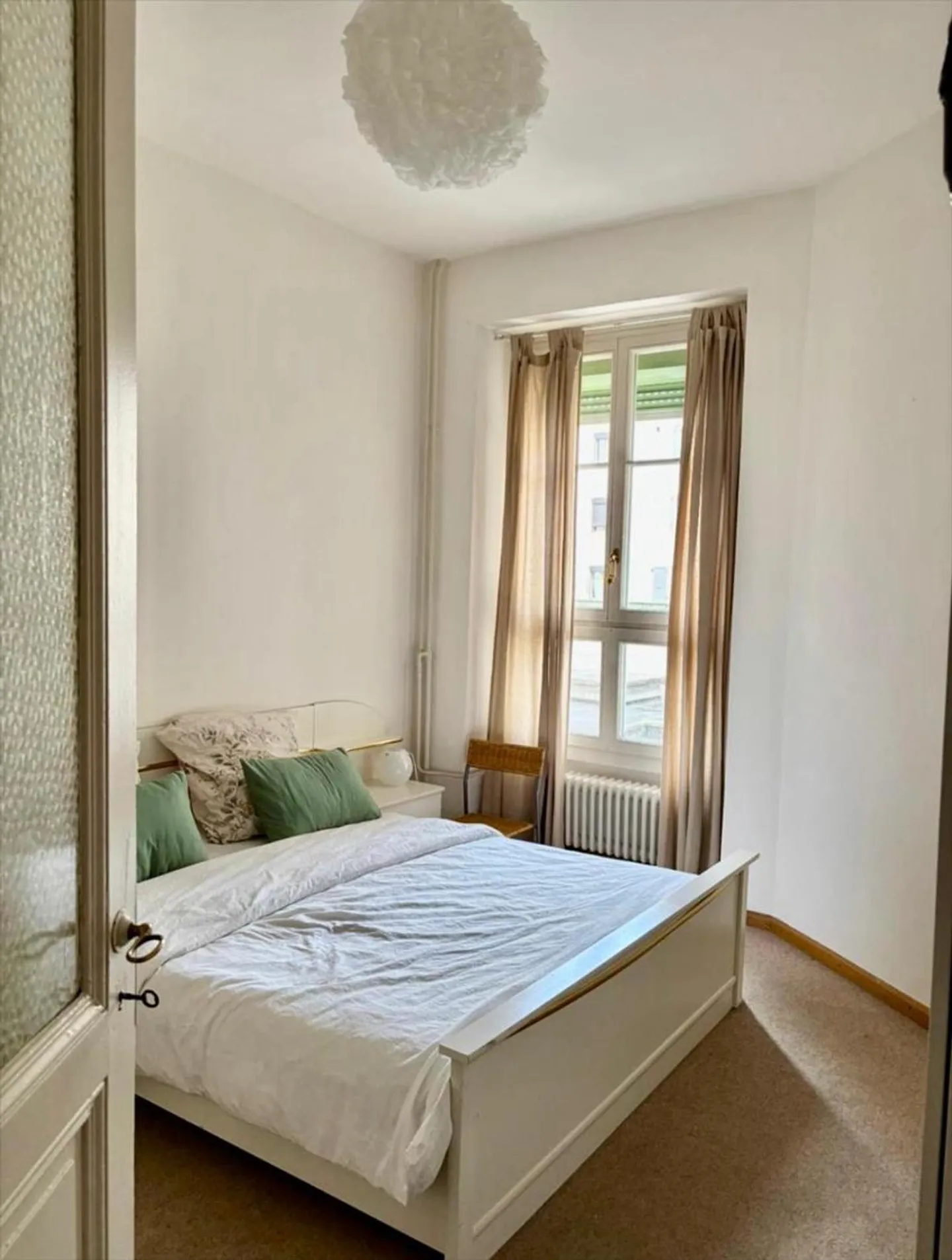 Appartamento ristrutturato con una camera da letto a Paquis Navigation - Foto 3 di 8