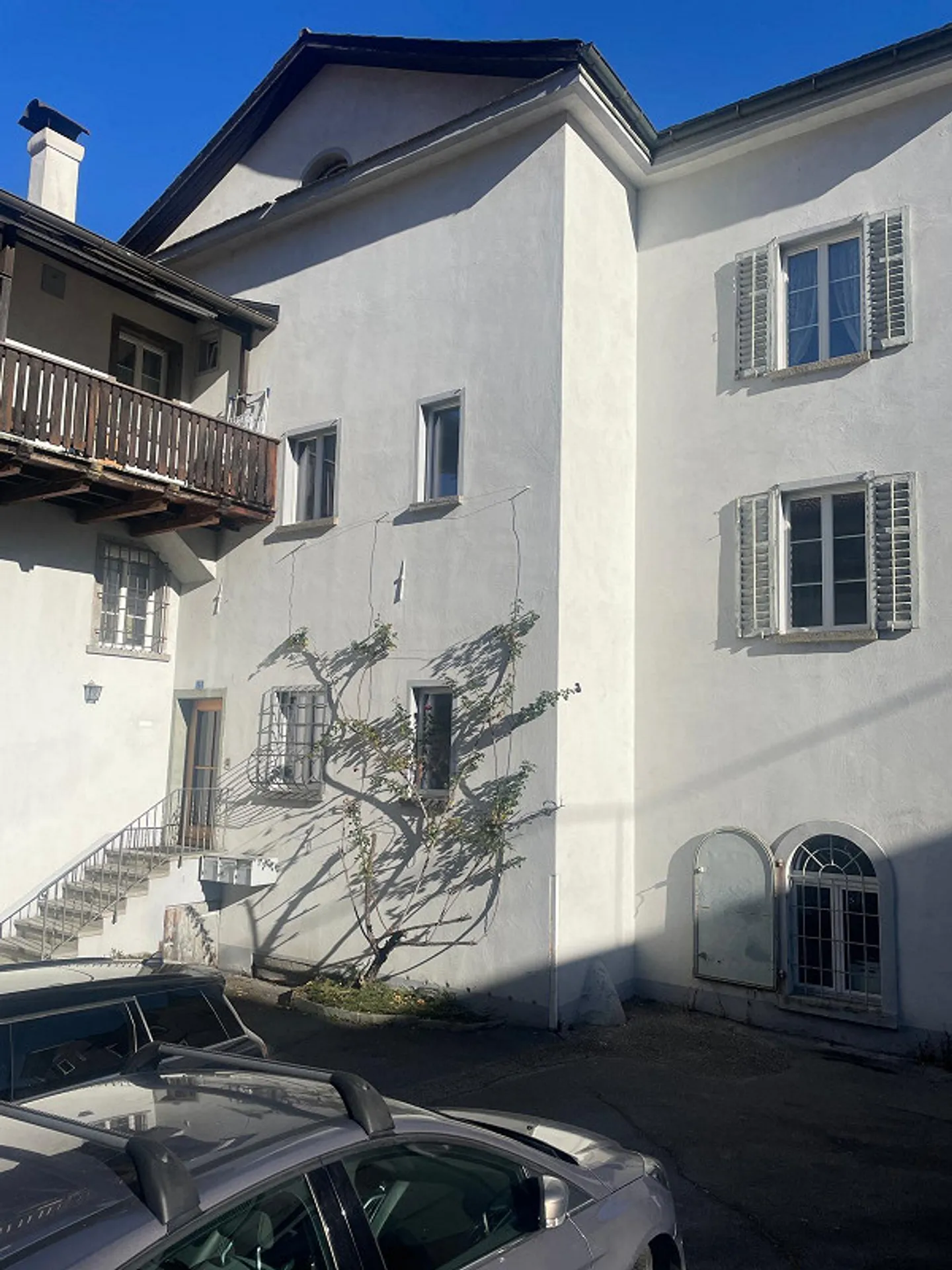 APPARTEMENT SPACIEUX FRAÎCHEMENT RÉNOVÉ DE 6 CHAMBRES DANS UNE MAISON PATRICIA DE THUSIS - Photo 14 sur 14