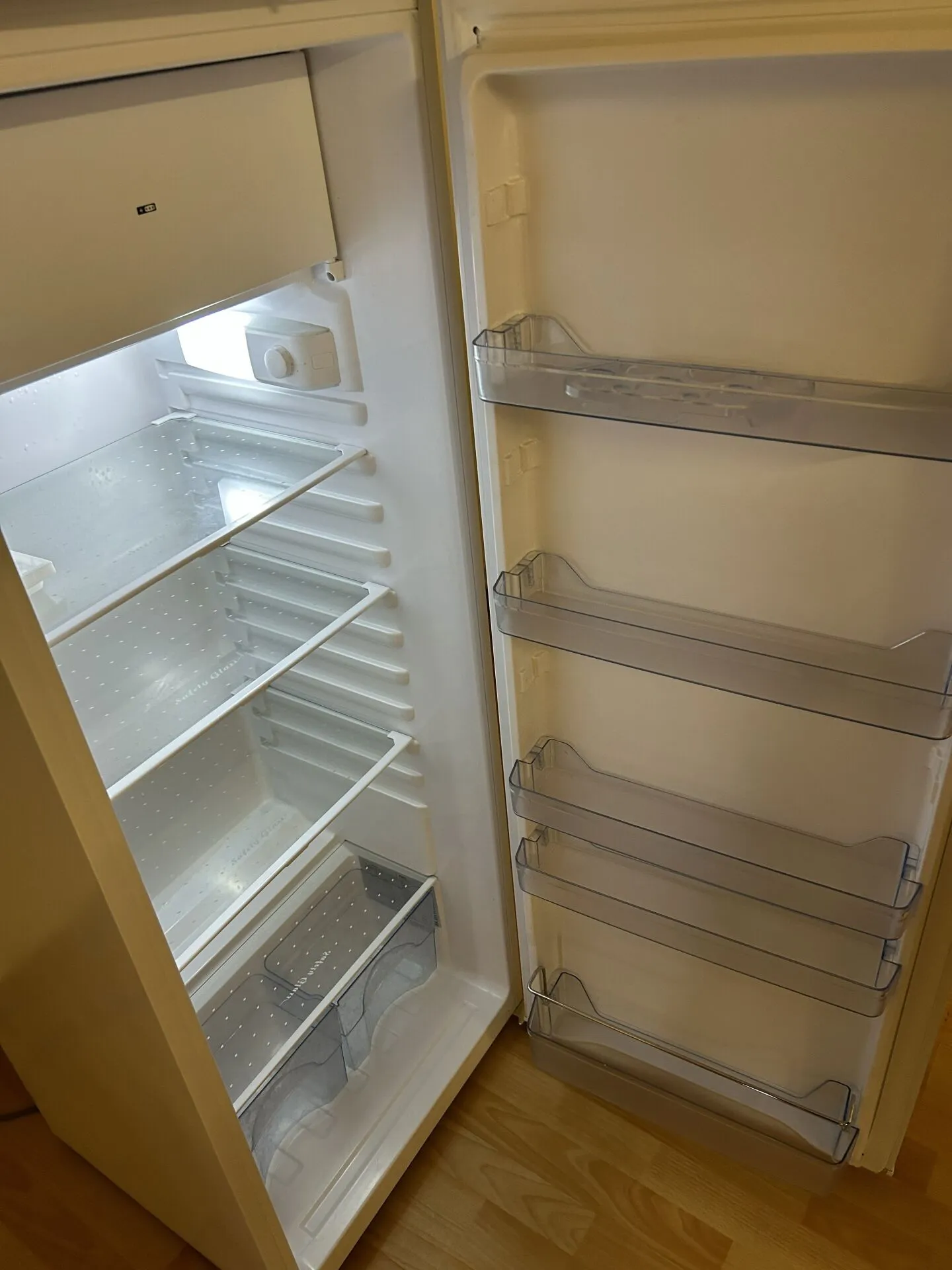 Appartamento 2.5 locali, 2° piano, spazi ampi senza balcone - Foto 3 di 13