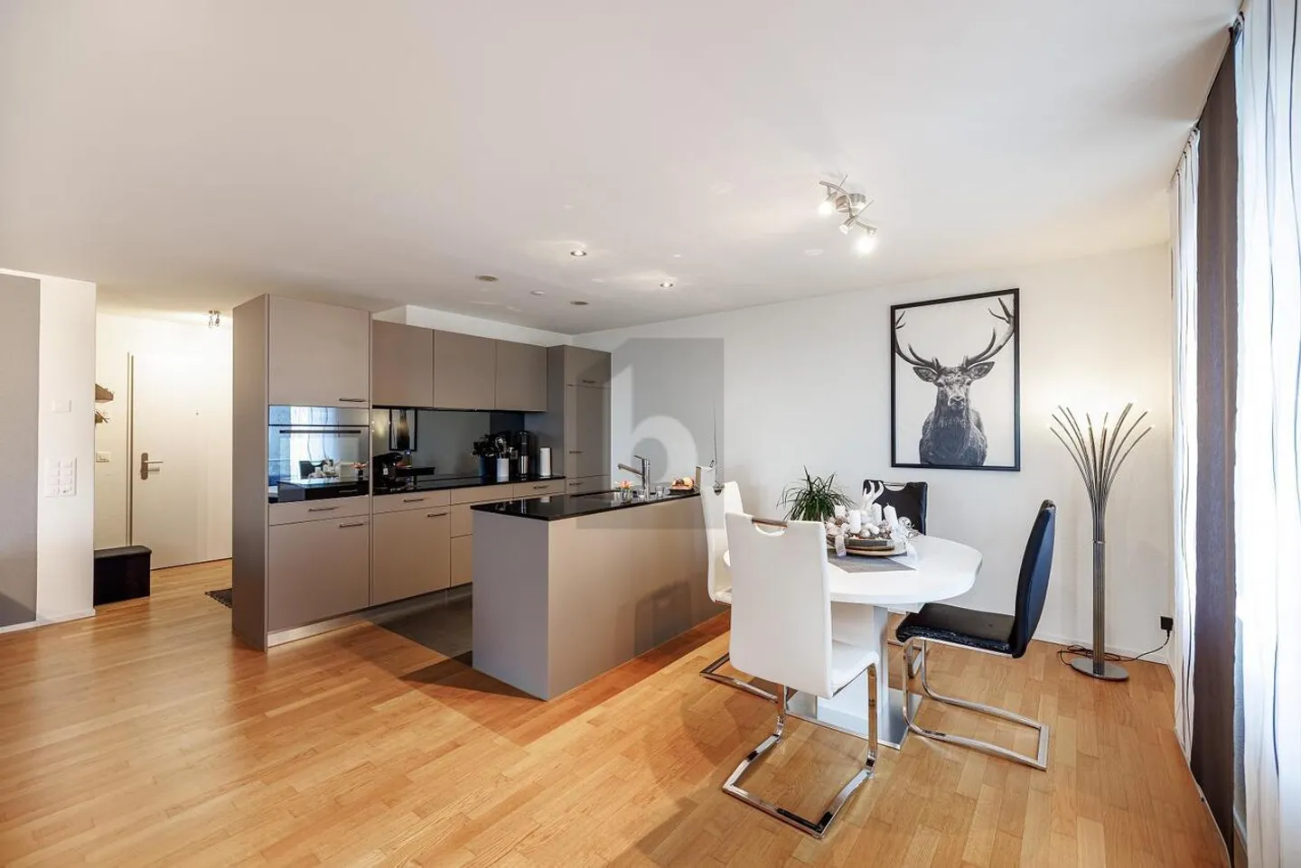 MODERN WITH A VIEW OF THE GREEN - Photo 3 of 6