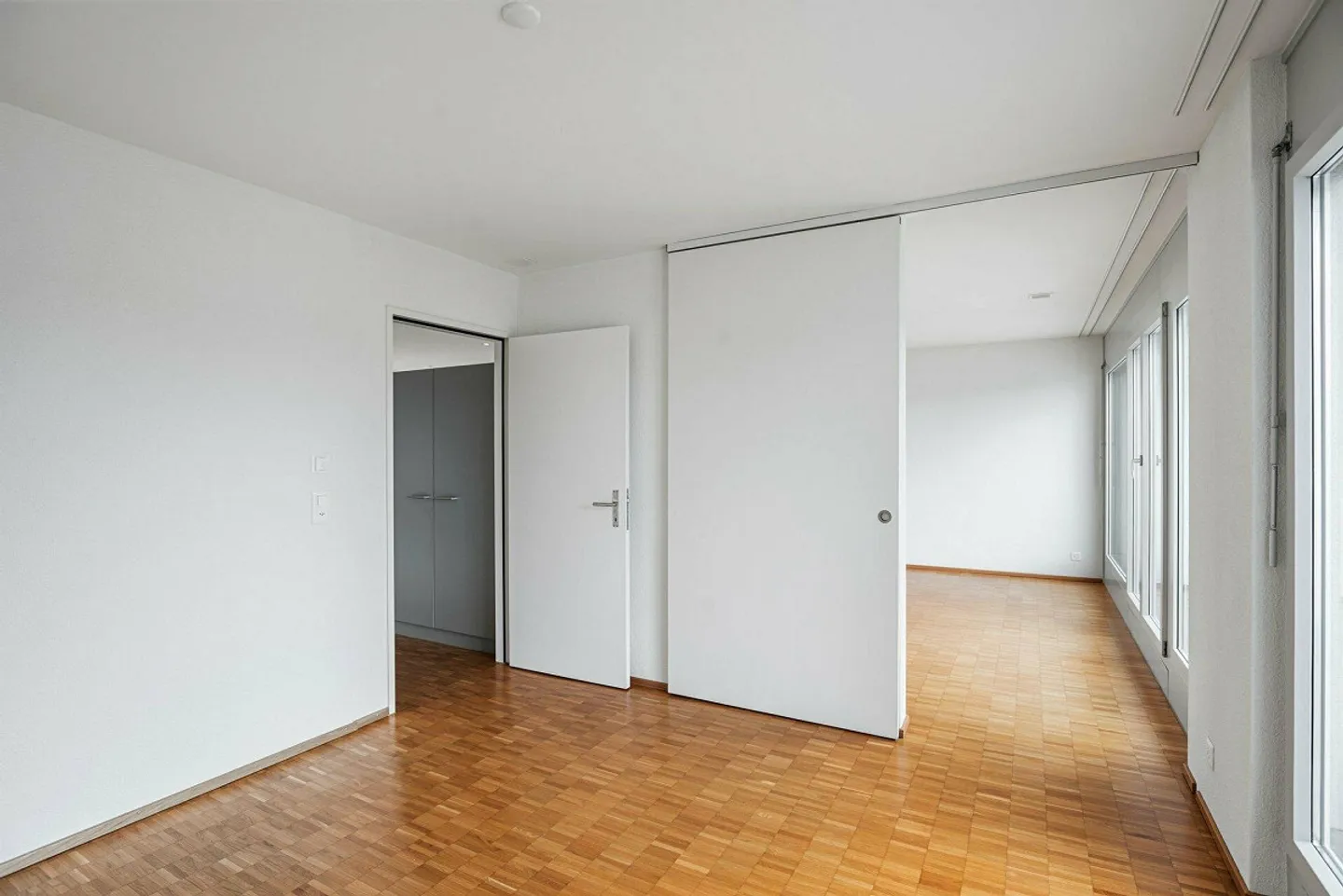 Modern Attic Apartment for Rent - Photo 4 of 5