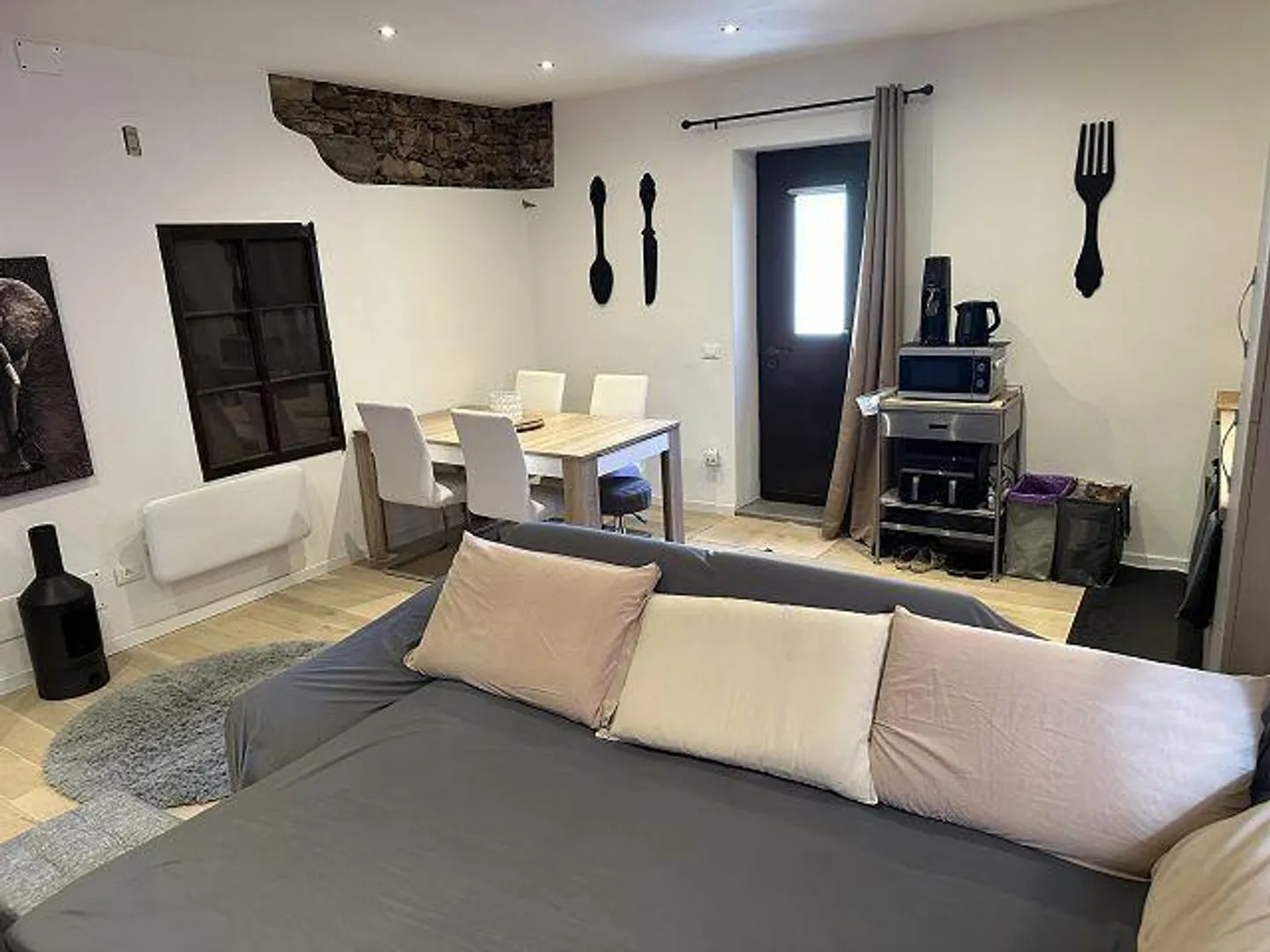 Casa bifamiliare con appartamenti di 3 e 2 stanze in una zona molto tranquilla... - Foto 10 di 31