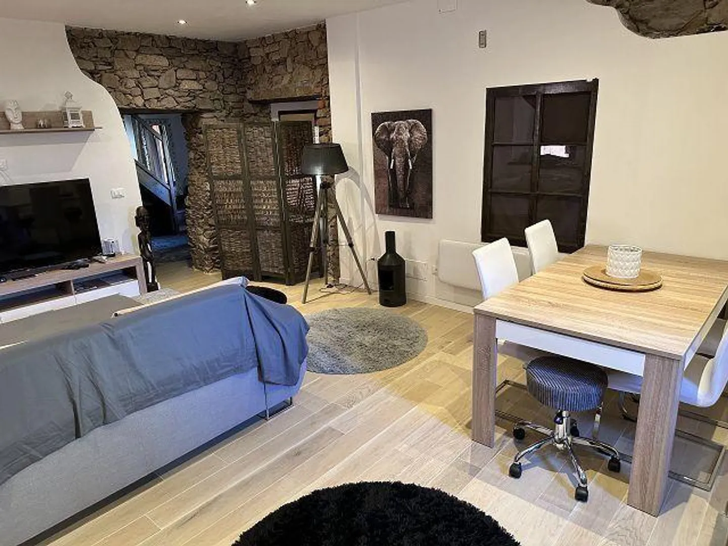 Casa bifamiliare con appartamenti di 3 e 2 stanze in una zona molto tranquilla... - Foto 11 di 31