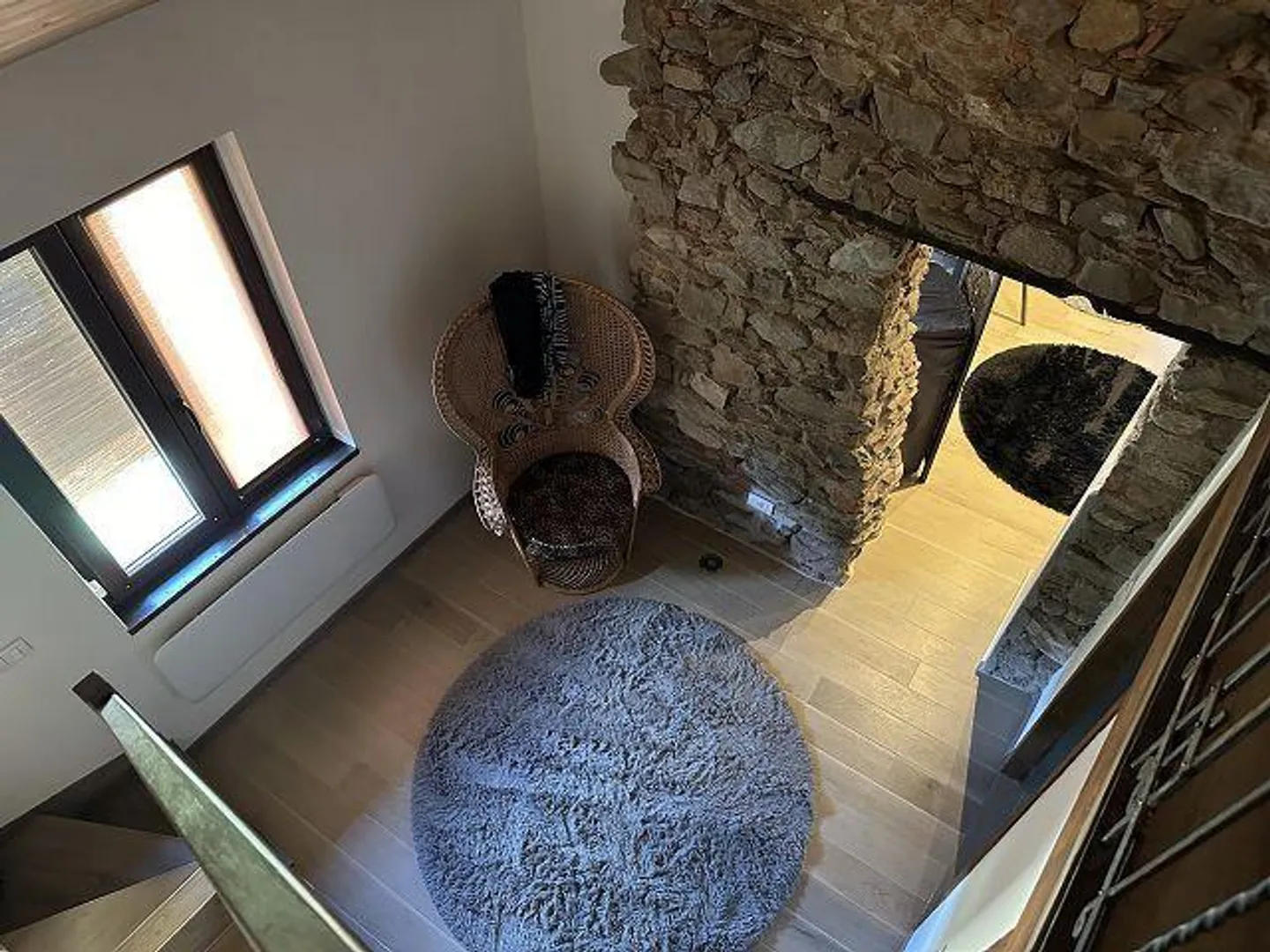 Casa bifamiliare con appartamenti di 3 e 2 stanze in una zona molto tranquilla... - Foto 15 di 31