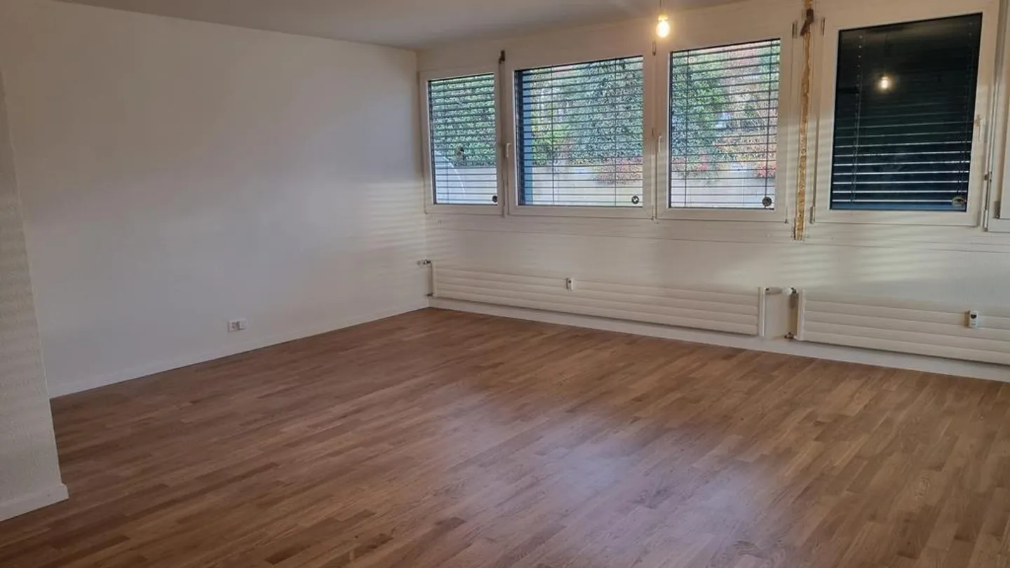 PREMIÈRE OCCUPATION - Appartement spacieux de 4,5 pièces avec loggia - Photo 6 sur 10