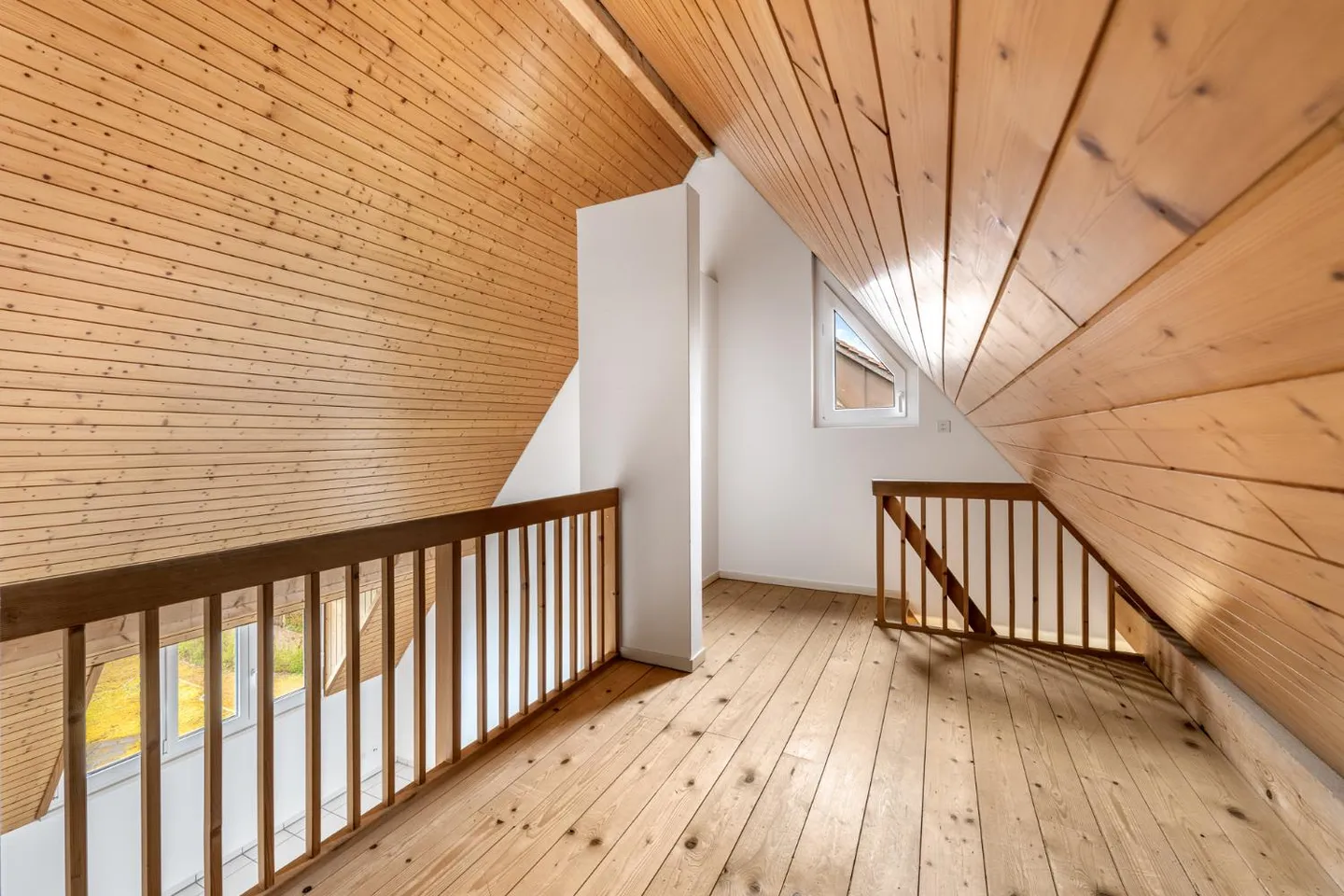 Charming Attic Apartment - Photo 4 of 9