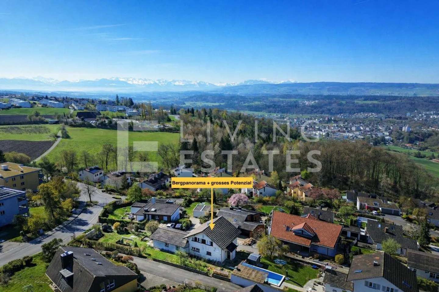 MEILLEURES VUES - VUE SUR LA MONTAGNE. POTENTIEL. EMPLACEMENT DE CHOIX. - Photo 1 sur 16