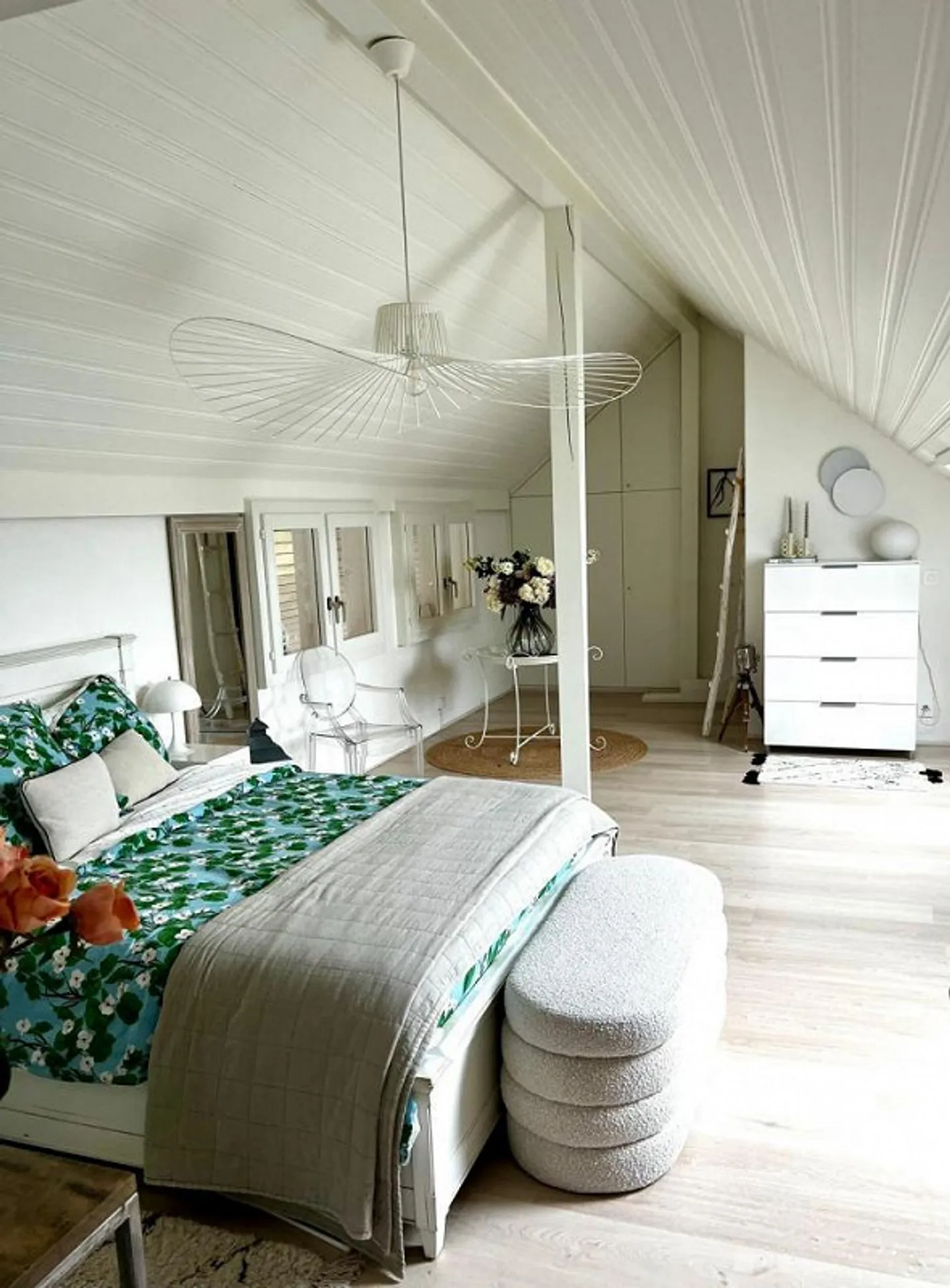 Spacious and bright duplex penthouse with unobstructed view - Photo 7 of 8