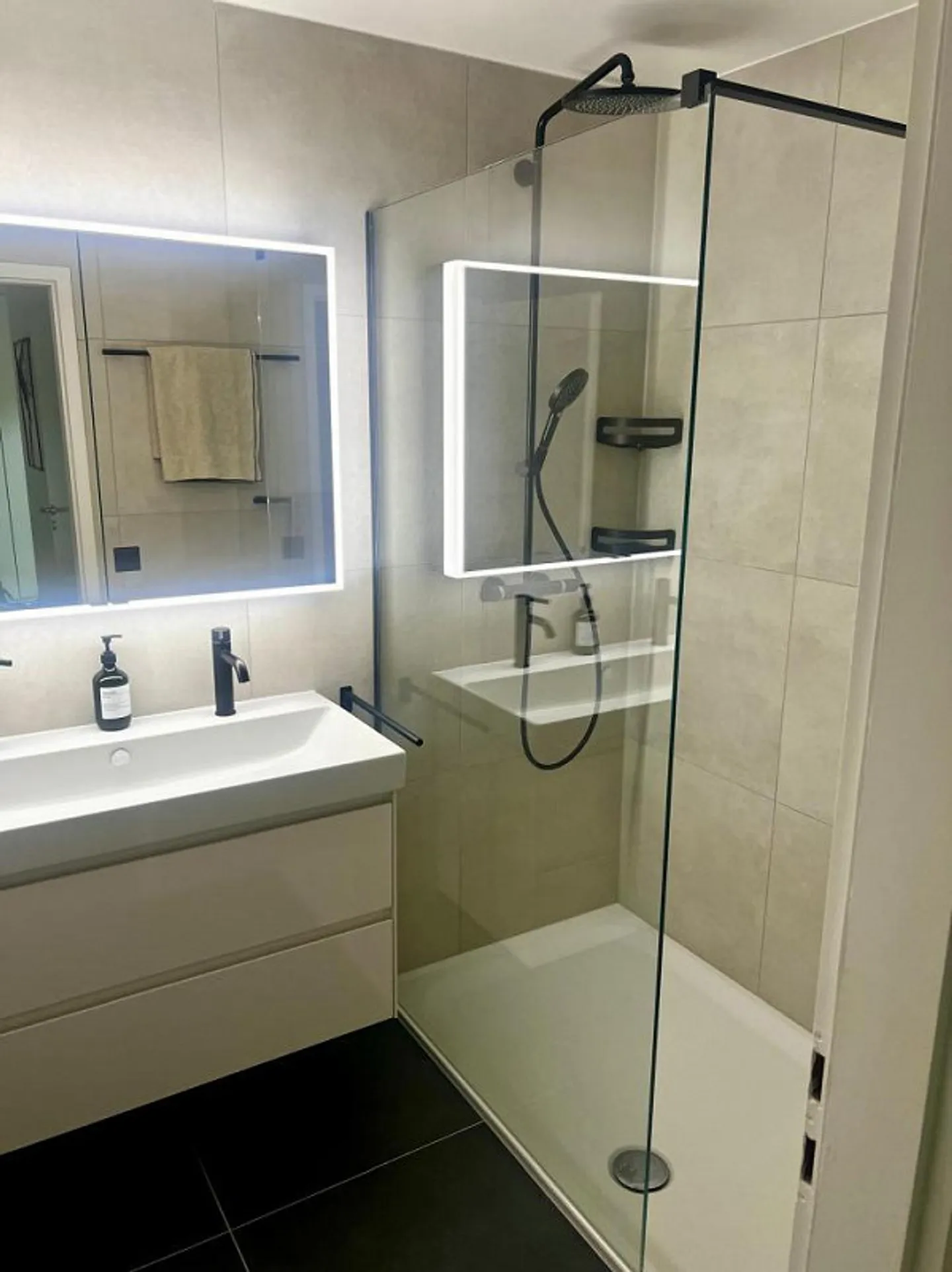 Spacious and bright duplex penthouse with unobstructed view - Photo 8 of 8