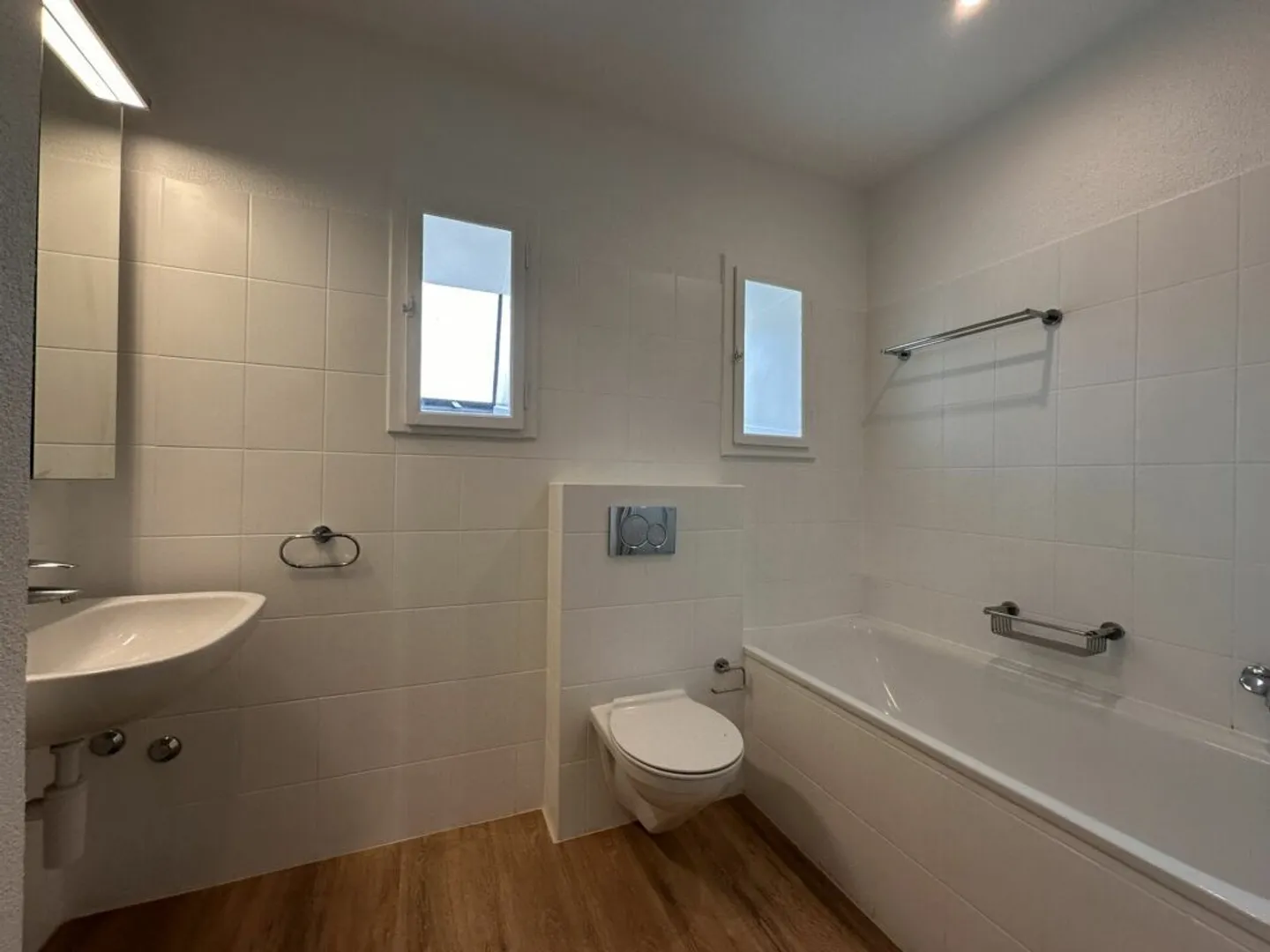 Magnifique appartement de 6 pièces au dernier étage d'un immeuble de caractère - Rue Edouard-Desor 3 à Neuchâtel - Photo 2 sur 10