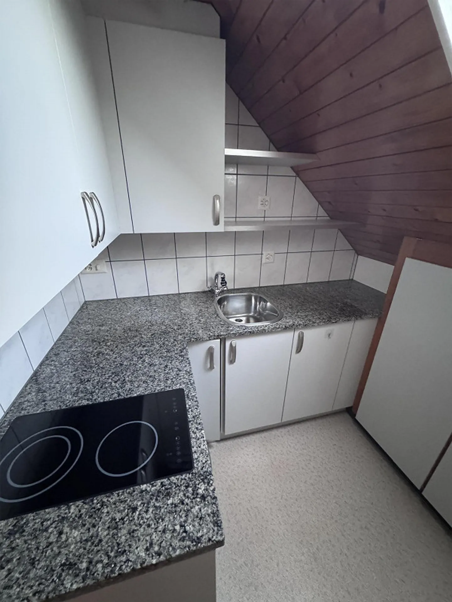 Helle 2.5 Zimmer Dachwohnung am Rhein mit grosser Terrasse - Foto 9 von 20