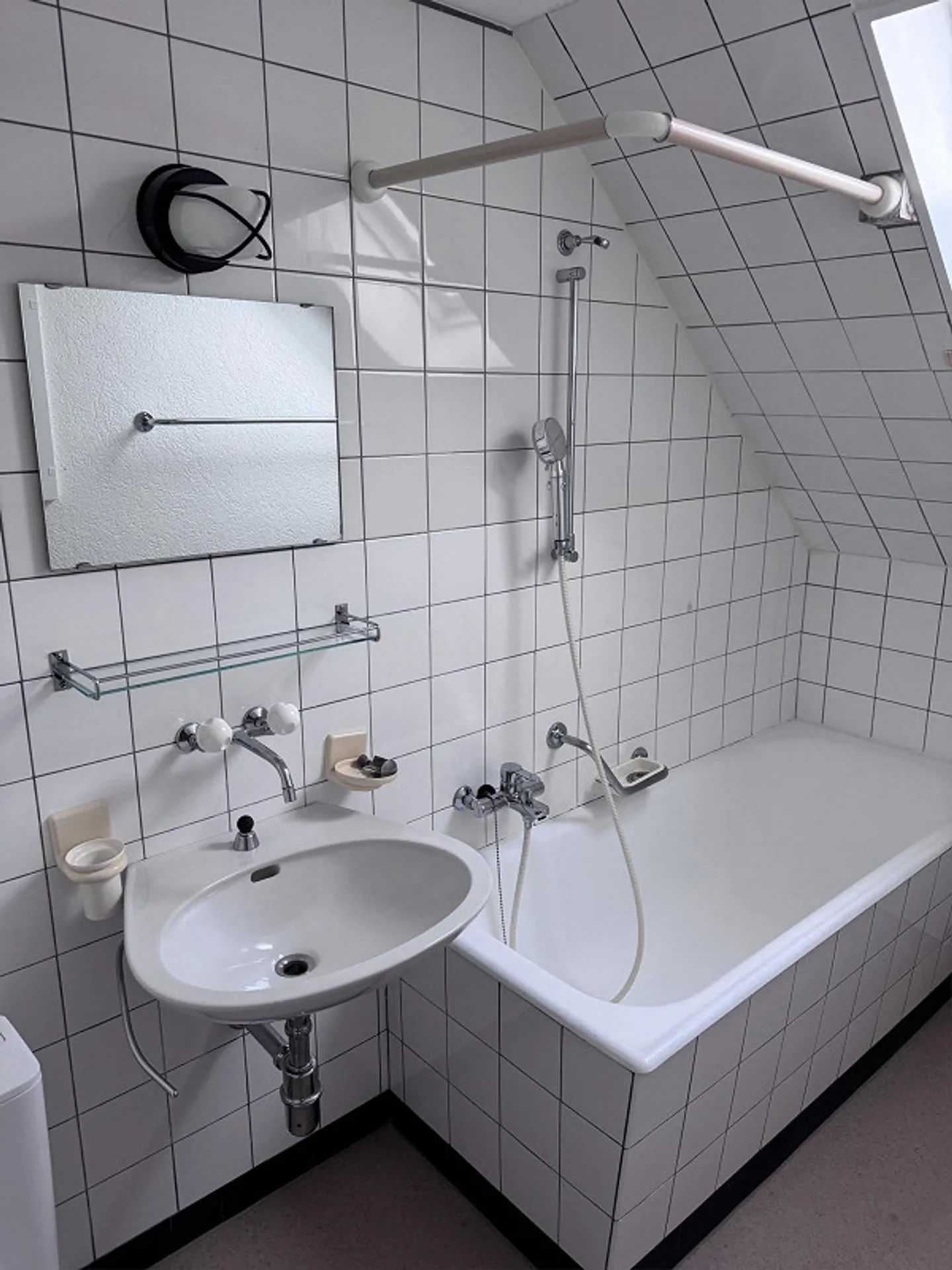 Helle 2.5 Zimmer Dachwohnung am Rhein mit grosser Terrasse - Foto 7 von 20